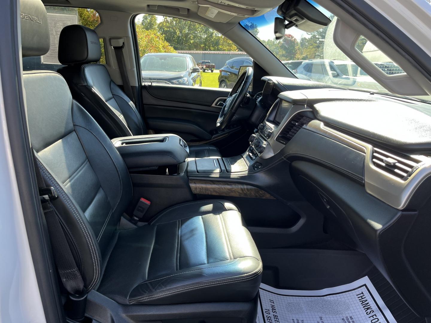 2018 GMC Yukon XL Denali 4WD (1GKS2HKJ8JR) with an 6.2L V8 OHV 16V engine, 6A transmission, located at 547 E. Main St., Orwell, OH, 44076, (440) 437-5893, 41.535435, -80.847855- Photo#41
