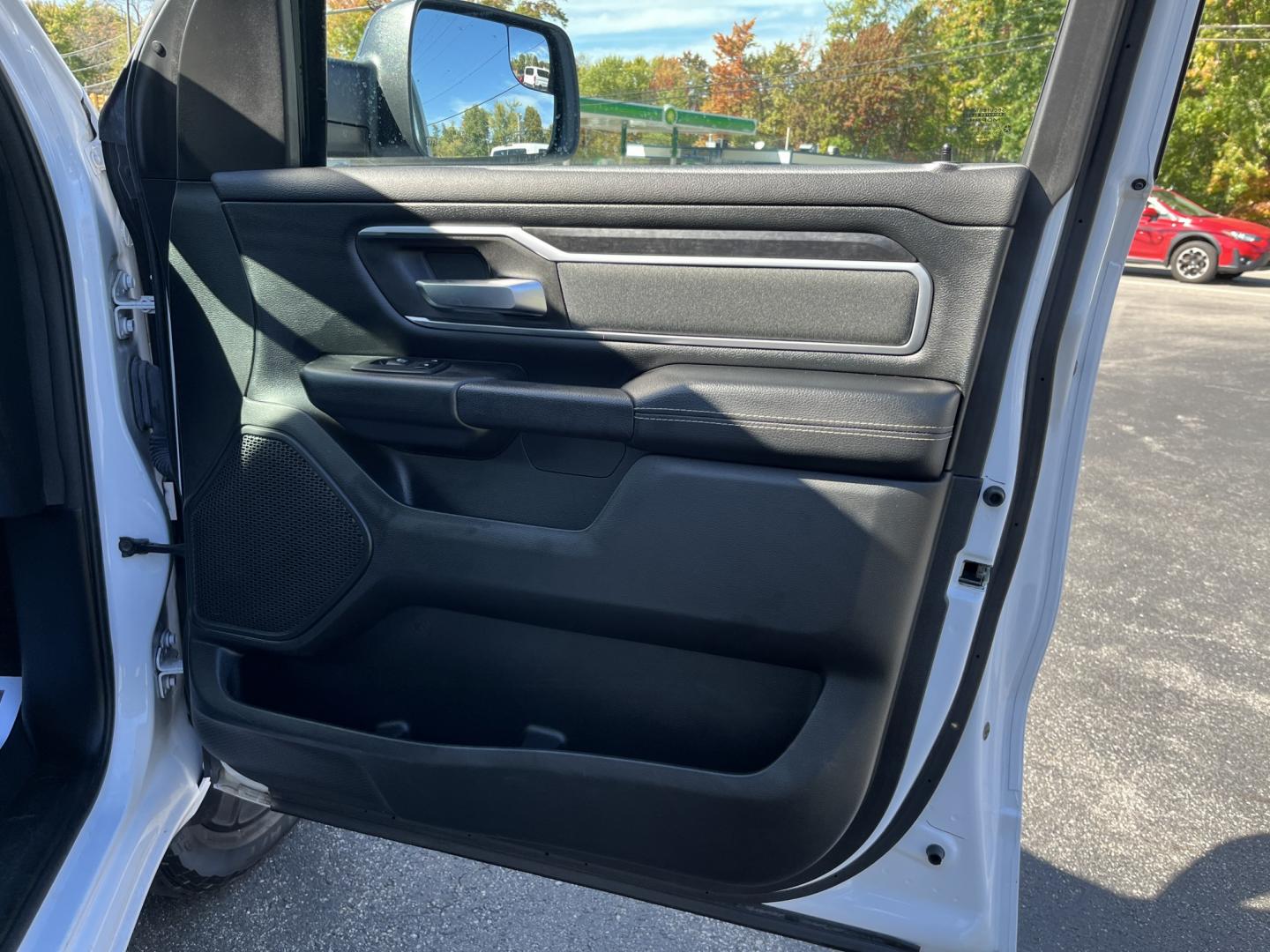 2021 Ram 1500 Big Horn Crew Cab SWB 4WD (1C6SRFFT8MN) with an 5.7L V8 OHV 16V engine, 8A transmission, located at 547 E. Main St., Orwell, OH, 44076, (440) 437-5893, 41.535435, -80.847855- Photo#34