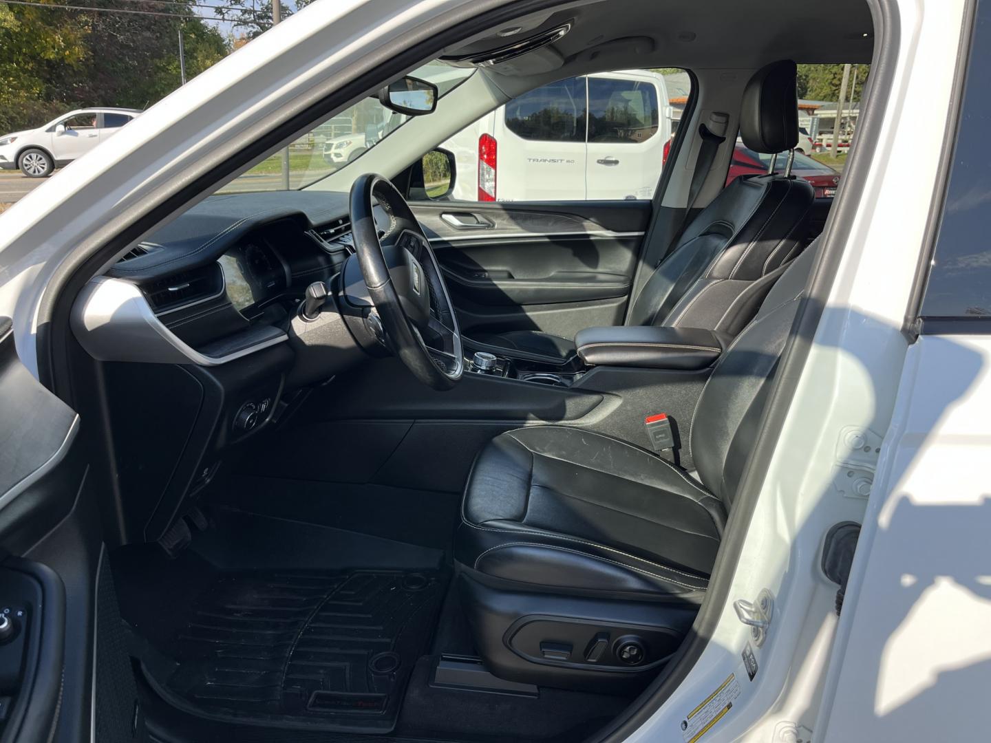 2021 Jeep Grand Cherokee Limited 4WD (1C4RJKBG7M8) with an 3.6L V6 DOHC 24V engine, 8A transmission, located at 547 E. Main St., Orwell, OH, 44076, (440) 437-5893, 41.535435, -80.847855- Photo#19