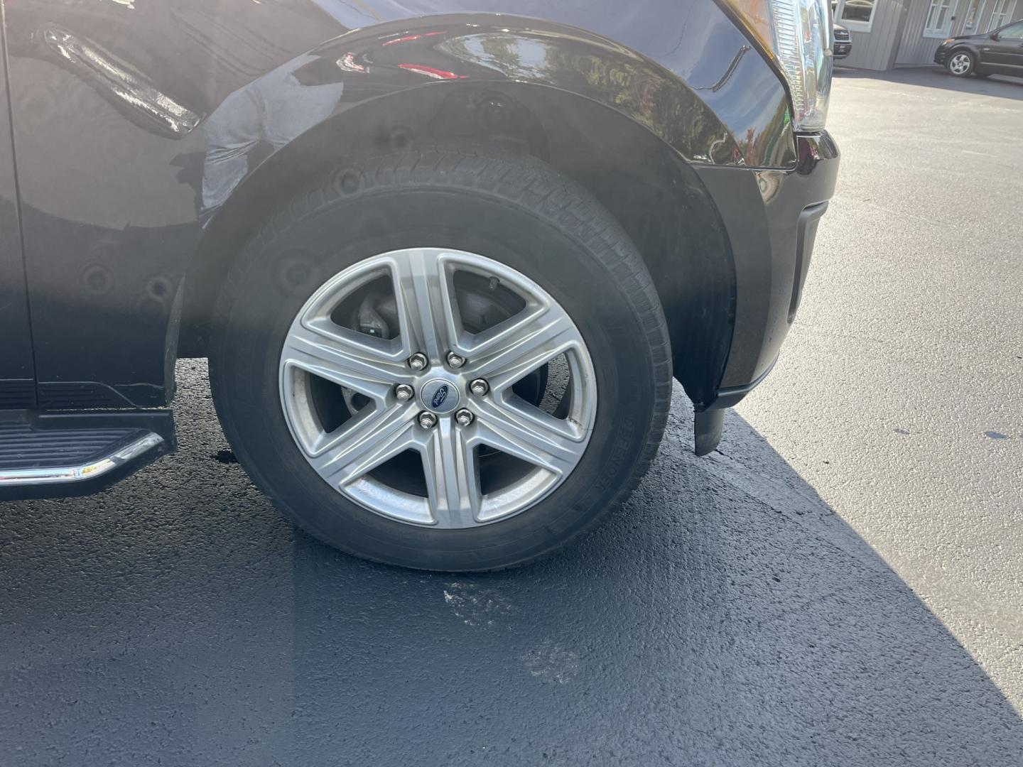 2020 Ford Expedition XLT 4WD (1FMJU1JT1LE) with an 3.5L V6 DOHC 24V FFV engine, 6A transmission, located at 547 E. Main St., Orwell, OH, 44076, (440) 437-5893, 41.535435, -80.847855 - 2020 Ford Expedition XLT 4WD – Full-Size Comfort Built for Family Miles When you need more room than a midsize crossover and more comfort than a basic three-row, this 2020 Ford Expedition XLT 4WD is set up for the job. Finished in Agate Black on 20" aluminum wheels, with daytime running lights an- Photo#4