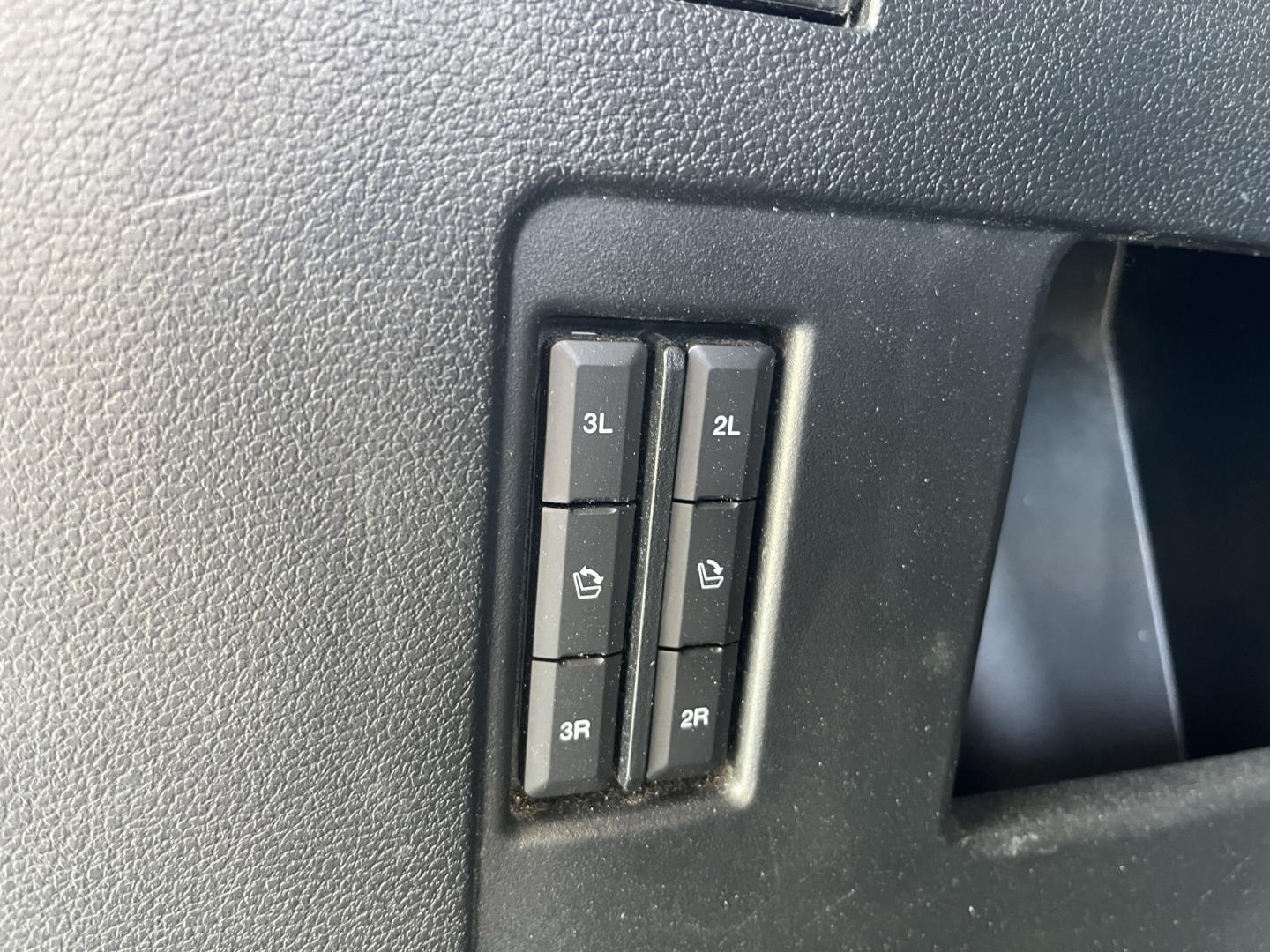 2020 Ford Expedition XLT 4WD (1FMJU1JT1LE) with an 3.5L V6 DOHC 24V FFV engine, 6A transmission, located at 547 E. Main St., Orwell, OH, 44076, (440) 437-5893, 41.535435, -80.847855 - 2020 Ford Expedition XLT 4WD – Full-Size Comfort Built for Family Miles When you need more room than a midsize crossover and more comfort than a basic three-row, this 2020 Ford Expedition XLT 4WD is set up for the job. Finished in Agate Black on 20" aluminum wheels, with daytime running lights an- Photo#15