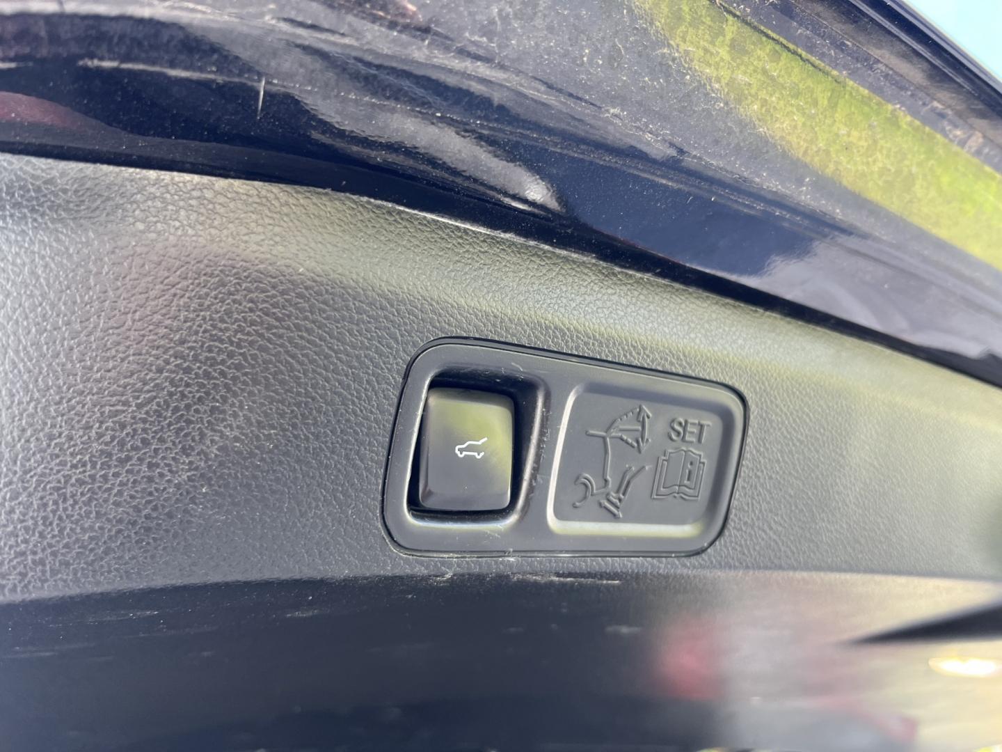 2020 Ford Expedition XLT 4WD (1FMJU1JT1LE) with an 3.5L V6 DOHC 24V FFV engine, 6A transmission, located at 547 E. Main St., Orwell, OH, 44076, (440) 437-5893, 41.535435, -80.847855 - 2020 Ford Expedition XLT 4WD – Full-Size Comfort Built for Family Miles When you need more room than a midsize crossover and more comfort than a basic three-row, this 2020 Ford Expedition XLT 4WD is set up for the job. Finished in Agate Black on 20" aluminum wheels, with daytime running lights an- Photo#16