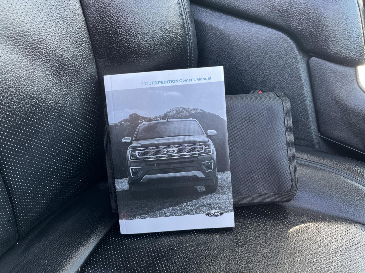 2020 Ford Expedition XLT 4WD (1FMJU1JT1LE) with an 3.5L V6 DOHC 24V FFV engine, 6A transmission, located at 547 E. Main St., Orwell, OH, 44076, (440) 437-5893, 41.535435, -80.847855 - 2020 Ford Expedition XLT 4WD – Full-Size Comfort Built for Family Miles When you need more room than a midsize crossover and more comfort than a basic three-row, this 2020 Ford Expedition XLT 4WD is set up for the job. Finished in Agate Black on 20" aluminum wheels, with daytime running lights an- Photo#45