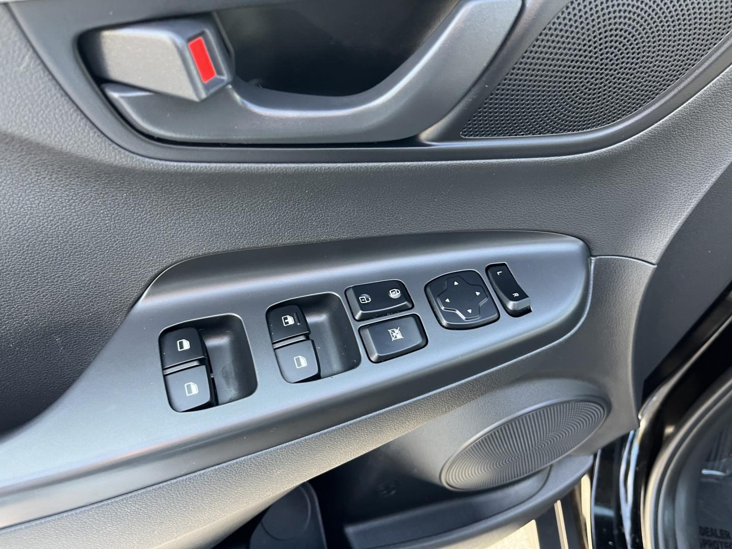 2020 Hyundai Kona SE AWD (KM8K1CAA4LU) with an 2.0L L4 DOHC 16V engine, 6A transmission, located at 547 E. Main St., Orwell, OH, 44076, (440) 437-5893, 41.535435, -80.847855- Photo#16