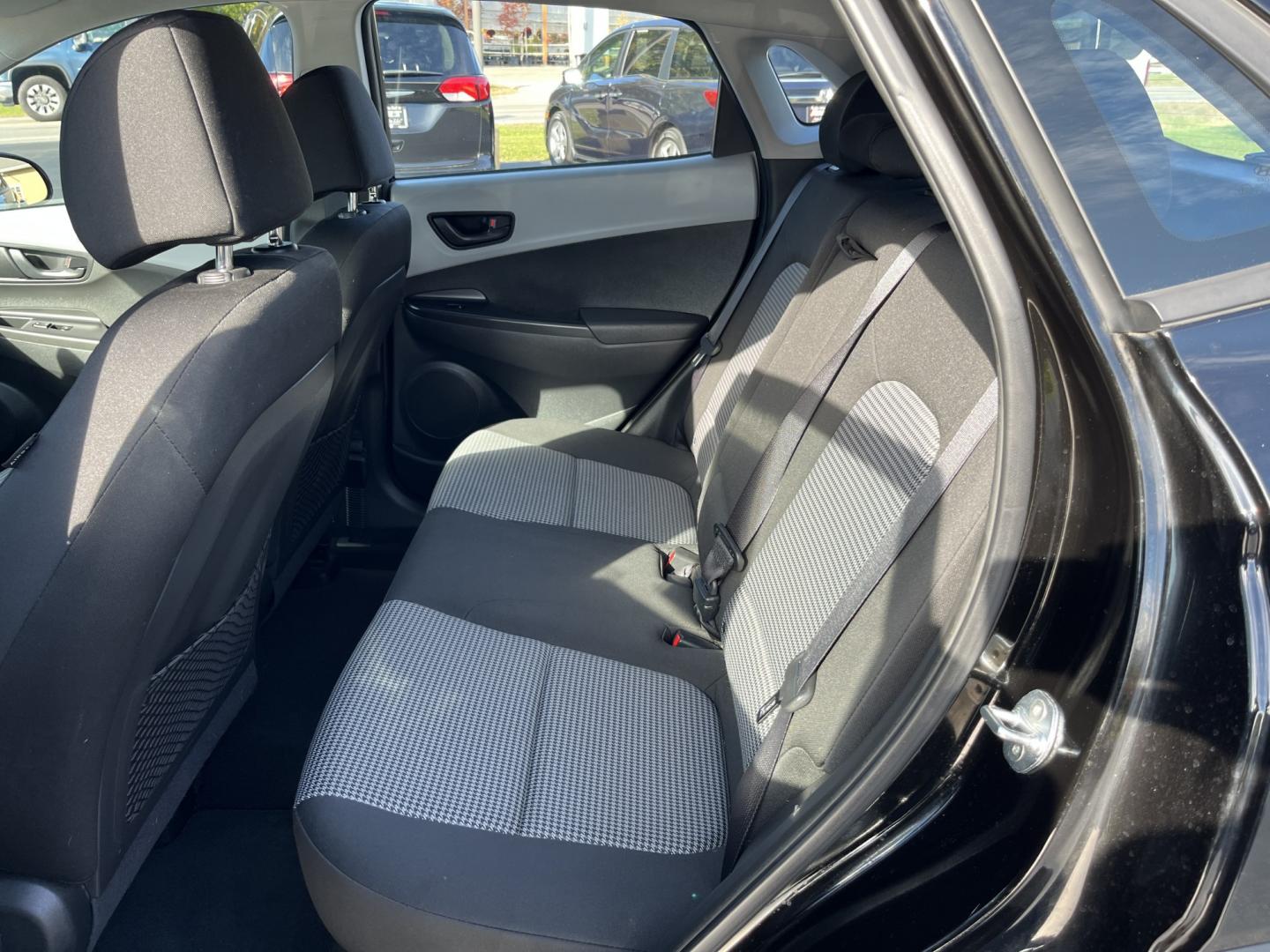 2020 Hyundai Kona SE AWD (KM8K1CAA4LU) with an 2.0L L4 DOHC 16V engine, 6A transmission, located at 547 E. Main St., Orwell, OH, 44076, (440) 437-5893, 41.535435, -80.847855- Photo#28