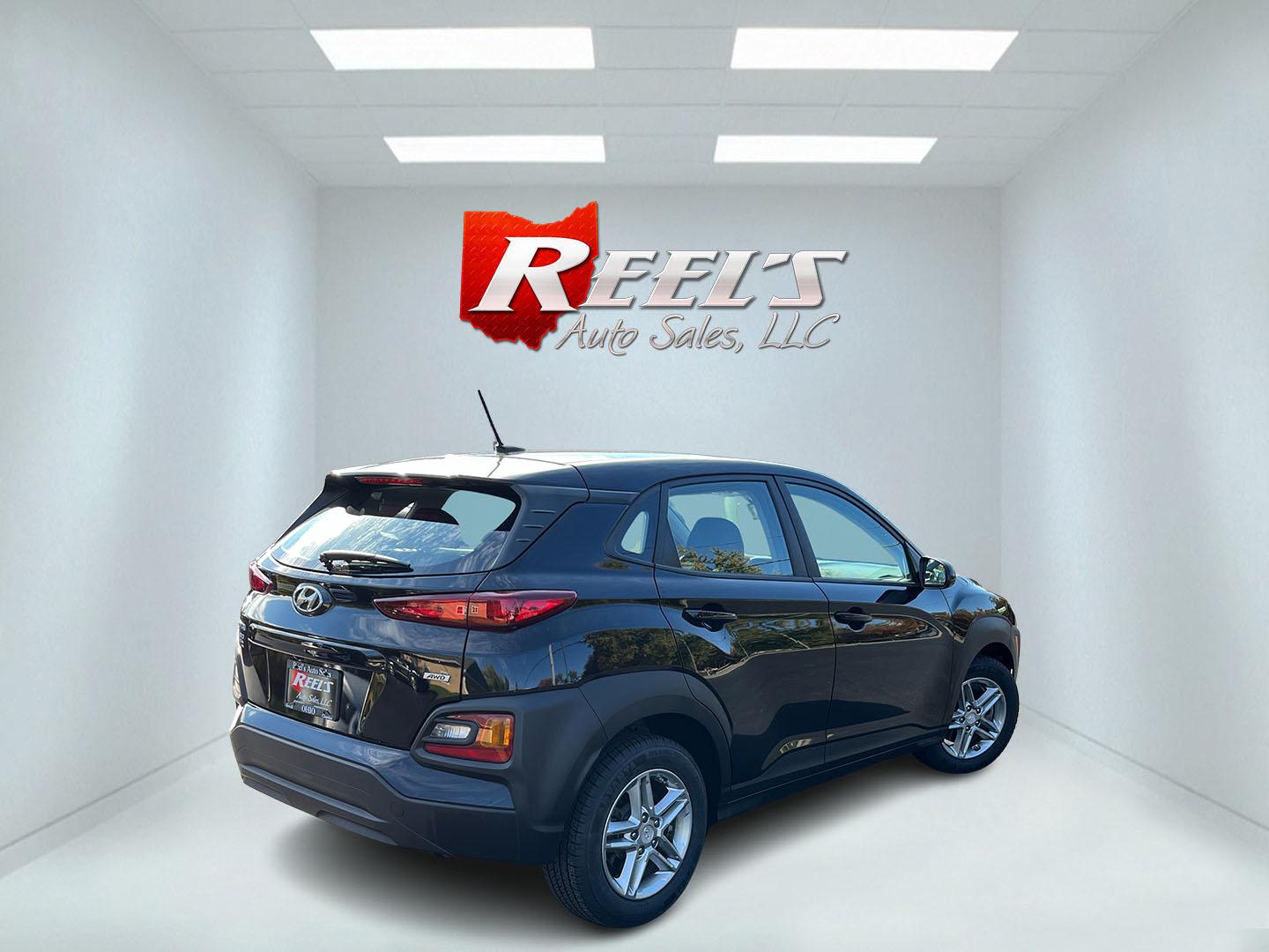 2020 Hyundai Kona SE AWD (KM8K1CAA4LU) with an 2.0L L4 DOHC 16V engine, 6A transmission, located at 547 E. Main St., Orwell, OH, 44076, (440) 437-5893, 41.535435, -80.847855- Photo#6