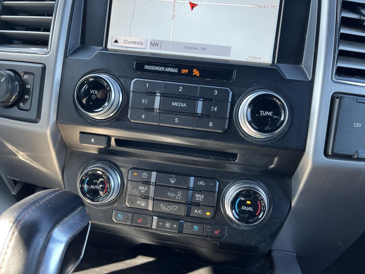 2018 Black /Black Ford F-150 Platinum SuperCrew 5.5-ft. Bed 4WD (1FTEW1EG1JF) with an 3.5L V6 DOHC 24V TWIN TURBO engine, Automatic transmission, located at 11115 Chardon Rd. , Chardon, OH, 44024, (440) 214-9705, 41.580246, -81.241943 - 2018 Ford F-150 Platinum Crew Cab 4WD – Luxury Image with Real Capability Platinum is the F-150 that people notice. This 2018 4WD model is finished in Shadow Black on 20" aluminum wheels, with full LED exterior lighting, and it carries the stance and equipment that separate it from a standard cre- Photo#27
