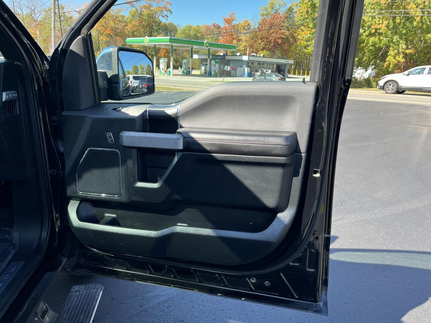 2018 Black /Black Ford F-150 Platinum SuperCrew 5.5-ft. Bed 4WD (1FTEW1EG1JF) with an 3.5L V6 DOHC 24V TWIN TURBO engine, Automatic transmission, located at 11115 Chardon Rd. , Chardon, OH, 44024, (440) 214-9705, 41.580246, -81.241943 - 2018 Ford F-150 Platinum Crew Cab 4WD – Luxury Image with Real Capability Platinum is the F-150 that people notice. This 2018 4WD model is finished in Shadow Black on 20" aluminum wheels, with full LED exterior lighting, and it carries the stance and equipment that separate it from a standard cre- Photo#37
