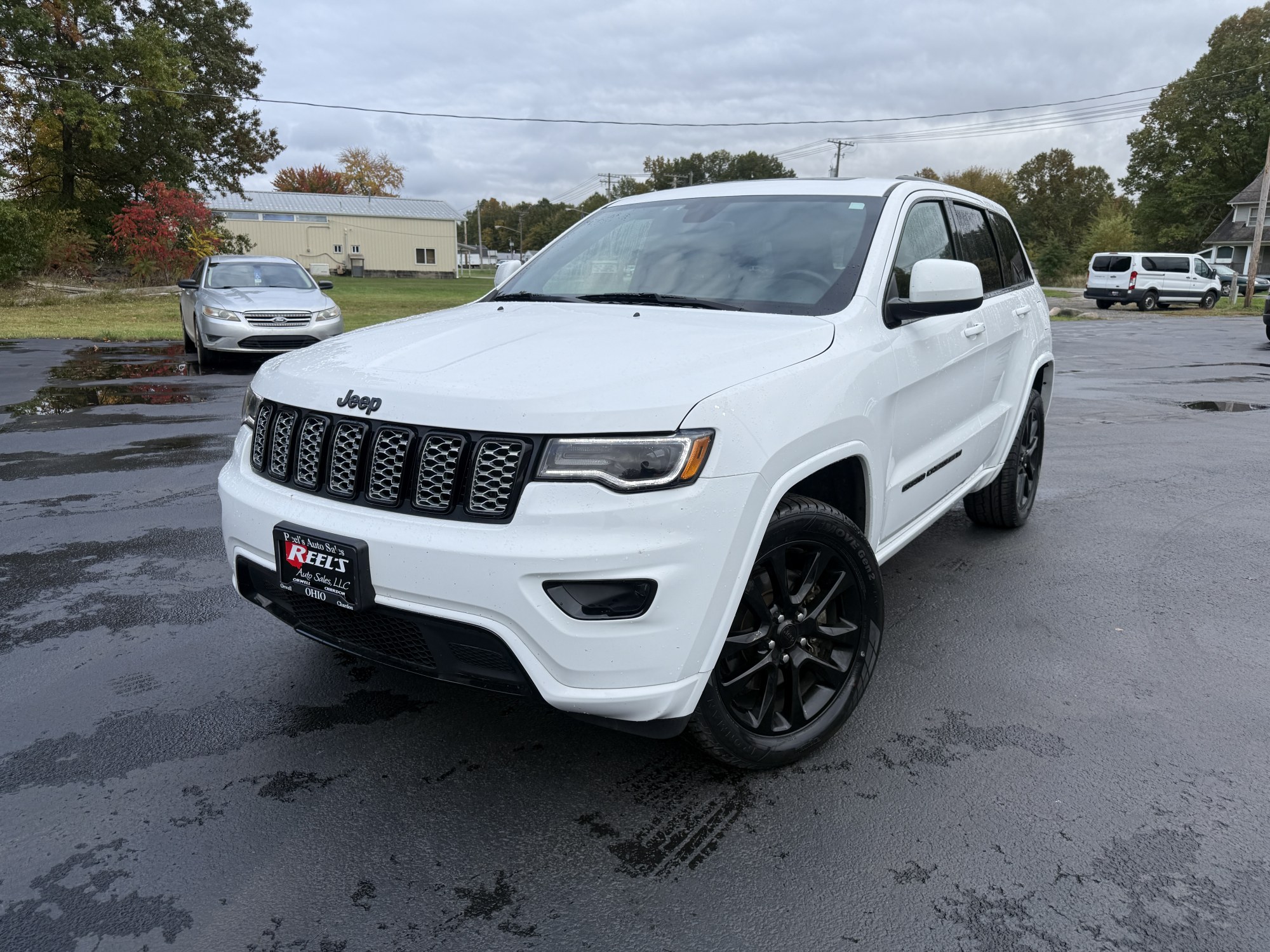 photo of 2022 Jeep Grand Cherokee WK Laredo X 4WD