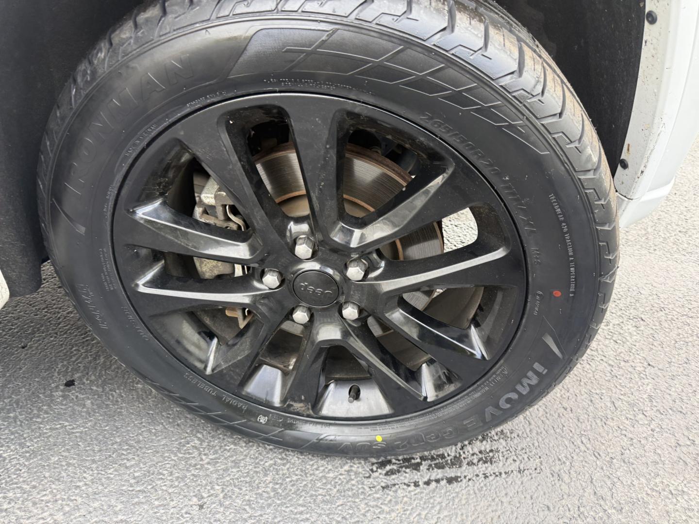 2022 White /Black Jeep Grand Cherokee Laredo X 4WD (1C4RJFAG1NC) with an 3.6L V6 DOHC 24V engine, Automatic transmission, located at 547 E. Main St., Orwell, OH, 44076, (440) 437-5893, 41.535435, -80.847855 - 2022 Jeep Grand Cherokee WK Laredo X 4WD – One-Owner, Fresh Tires, and Everyday Capability This 2022 Jeep Grand Cherokee Laredo X 4WD is the kind of midsize SUV most people actually use. Finished in Bright White Clear Coat on black 20" aluminum wheels, with LED daytime running lights and dusk-sen- Photo#4
