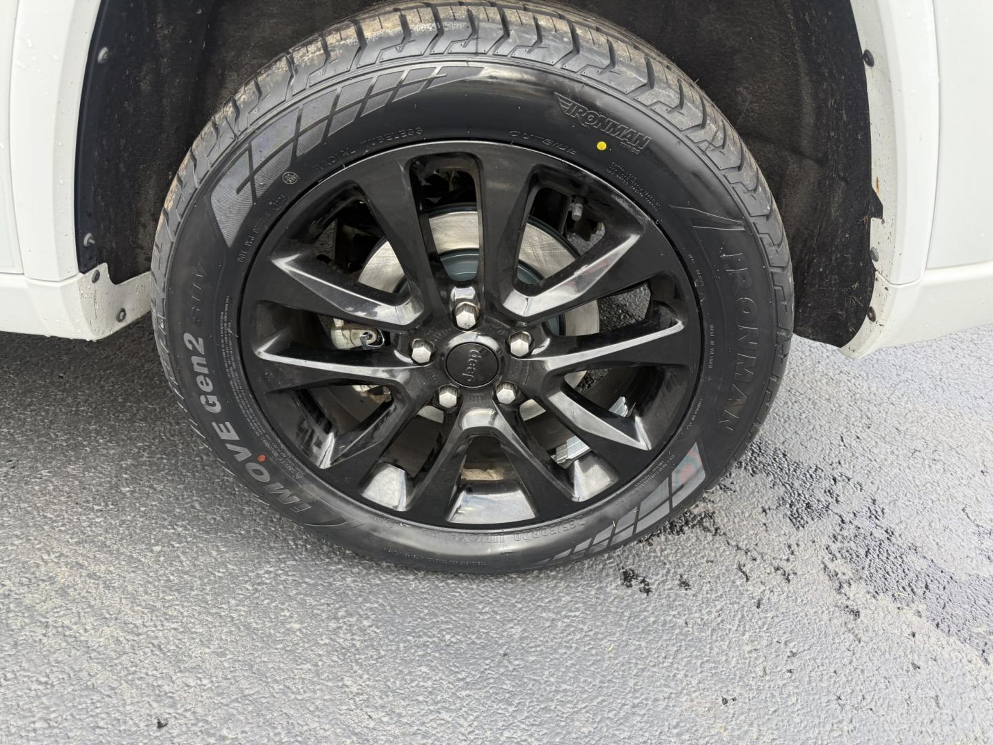 2022 White /Black Jeep Grand Cherokee Laredo X 4WD (1C4RJFAG1NC) with an 3.6L V6 DOHC 24V engine, Automatic transmission, located at 547 E. Main St., Orwell, OH, 44076, (440) 437-5893, 41.535435, -80.847855 - 2022 Jeep Grand Cherokee WK Laredo X 4WD – One-Owner, Fresh Tires, and Everyday Capability This 2022 Jeep Grand Cherokee Laredo X 4WD is the kind of midsize SUV most people actually use. Finished in Bright White Clear Coat on black 20" aluminum wheels, with LED daytime running lights and dusk-sen- Photo#32
