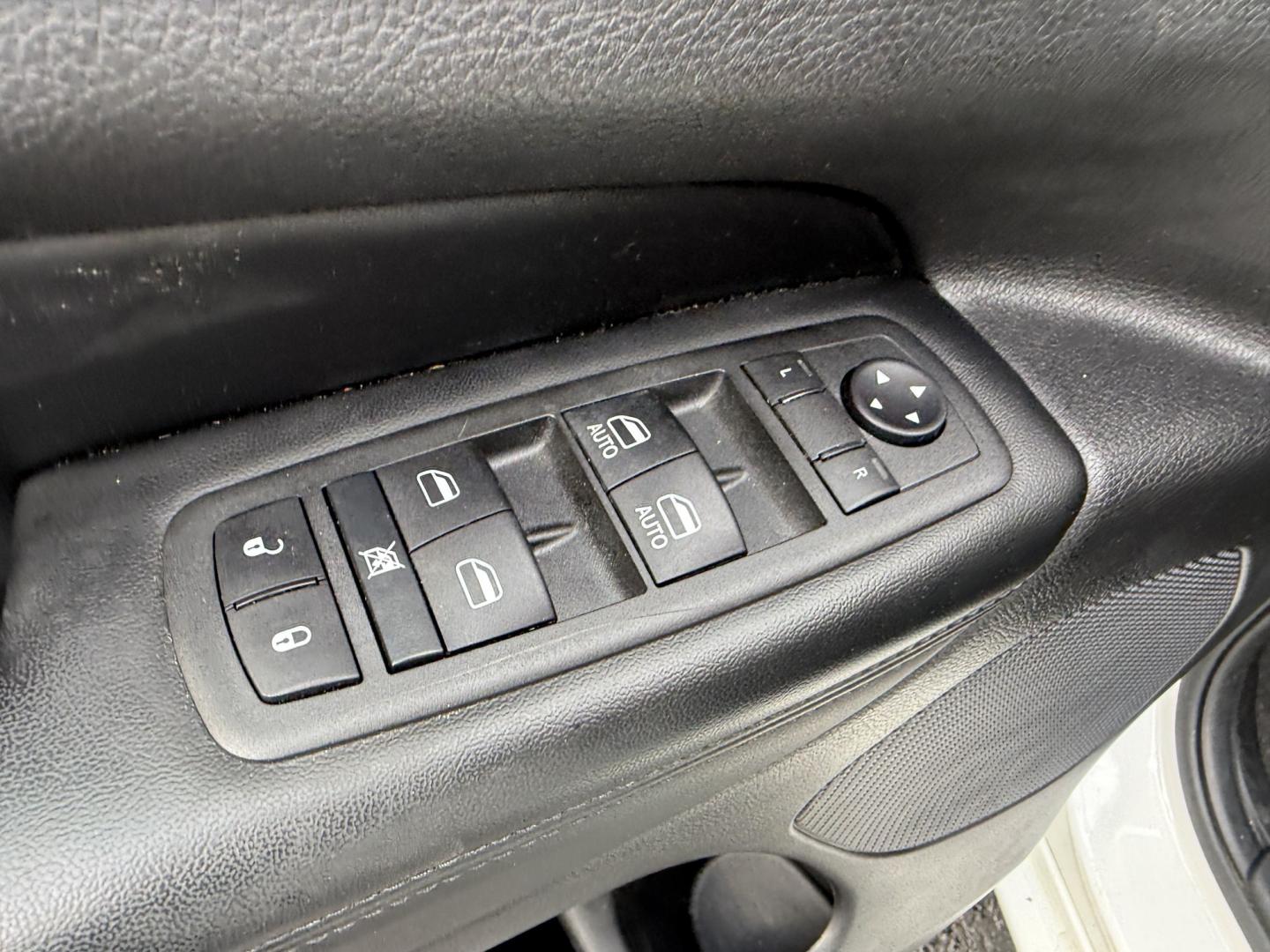 2022 White /Black Jeep Grand Cherokee Laredo X 4WD (1C4RJFAG1NC) with an 3.6L V6 DOHC 24V engine, Automatic transmission, located at 547 E. Main St., Orwell, OH, 44076, (440) 437-5893, 41.535435, -80.847855 - 2022 Jeep Grand Cherokee WK Laredo X 4WD – One-Owner, Fresh Tires, and Everyday Capability This 2022 Jeep Grand Cherokee Laredo X 4WD is the kind of midsize SUV most people actually use. Finished in Bright White Clear Coat on black 20" aluminum wheels, with LED daytime running lights and dusk-sen- Photo#8