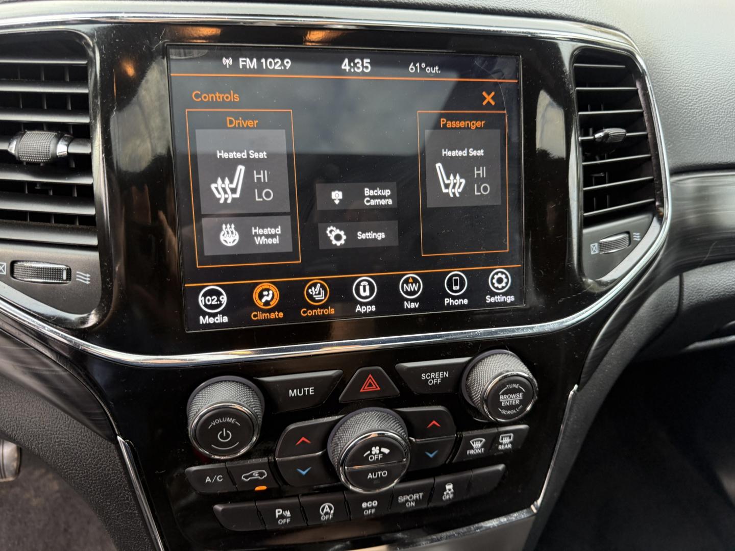2022 White /Black Jeep Grand Cherokee Laredo X 4WD (1C4RJFAG1NC) with an 3.6L V6 DOHC 24V engine, Automatic transmission, located at 547 E. Main St., Orwell, OH, 44076, (440) 437-5893, 41.535435, -80.847855 - 2022 Jeep Grand Cherokee WK Laredo X 4WD – One-Owner, Fresh Tires, and Everyday Capability This 2022 Jeep Grand Cherokee Laredo X 4WD is the kind of midsize SUV most people actually use. Finished in Bright White Clear Coat on black 20" aluminum wheels, with LED daytime running lights and dusk-sen- Photo#14
