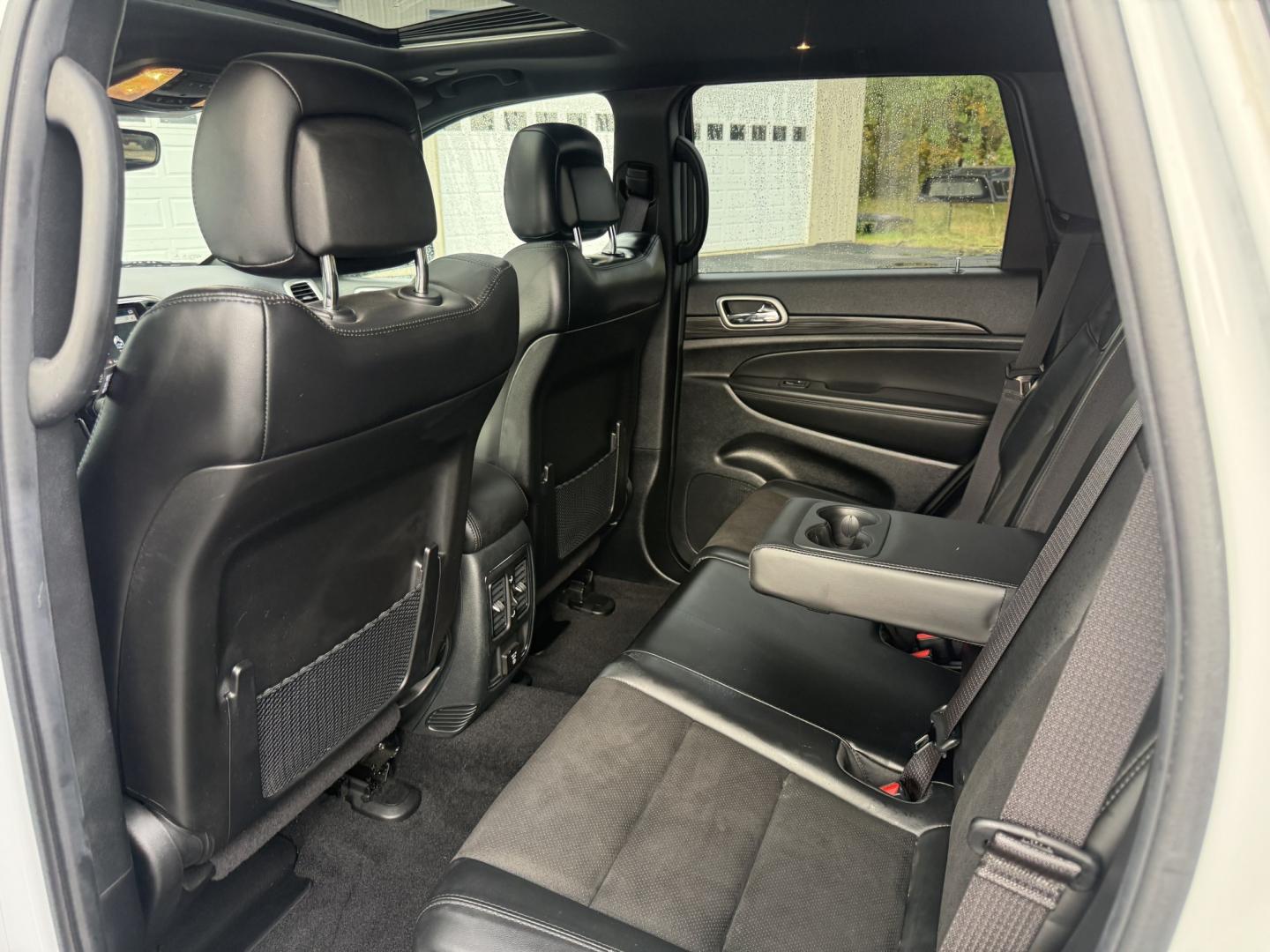 2022 White /Black Jeep Grand Cherokee Laredo X 4WD (1C4RJFAG1NC) with an 3.6L V6 DOHC 24V engine, Automatic transmission, located at 547 E. Main St., Orwell, OH, 44076, (440) 437-5893, 41.535435, -80.847855 - 2022 Jeep Grand Cherokee WK Laredo X 4WD – One-Owner, Fresh Tires, and Everyday Capability This 2022 Jeep Grand Cherokee Laredo X 4WD is the kind of midsize SUV most people actually use. Finished in Bright White Clear Coat on black 20" aluminum wheels, with LED daytime running lights and dusk-sen- Photo#21