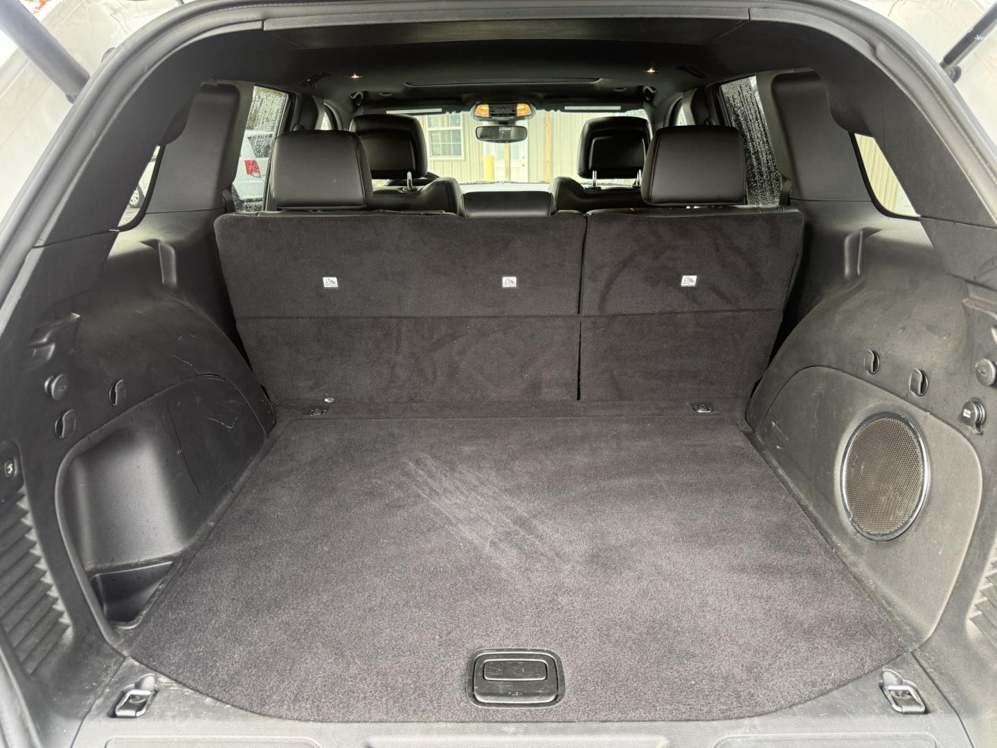 2022 White /Black Jeep Grand Cherokee Laredo X 4WD (1C4RJFAG1NC) with an 3.6L V6 DOHC 24V engine, Automatic transmission, located at 547 E. Main St., Orwell, OH, 44076, (440) 437-5893, 41.535435, -80.847855 - 2022 Jeep Grand Cherokee WK Laredo X 4WD – One-Owner, Fresh Tires, and Everyday Capability This 2022 Jeep Grand Cherokee Laredo X 4WD is the kind of midsize SUV most people actually use. Finished in Bright White Clear Coat on black 20" aluminum wheels, with LED daytime running lights and dusk-sen- Photo#24