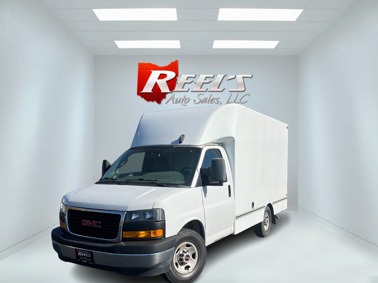 photo of 2021 GMC Savana G3500 139 in. Box Truck