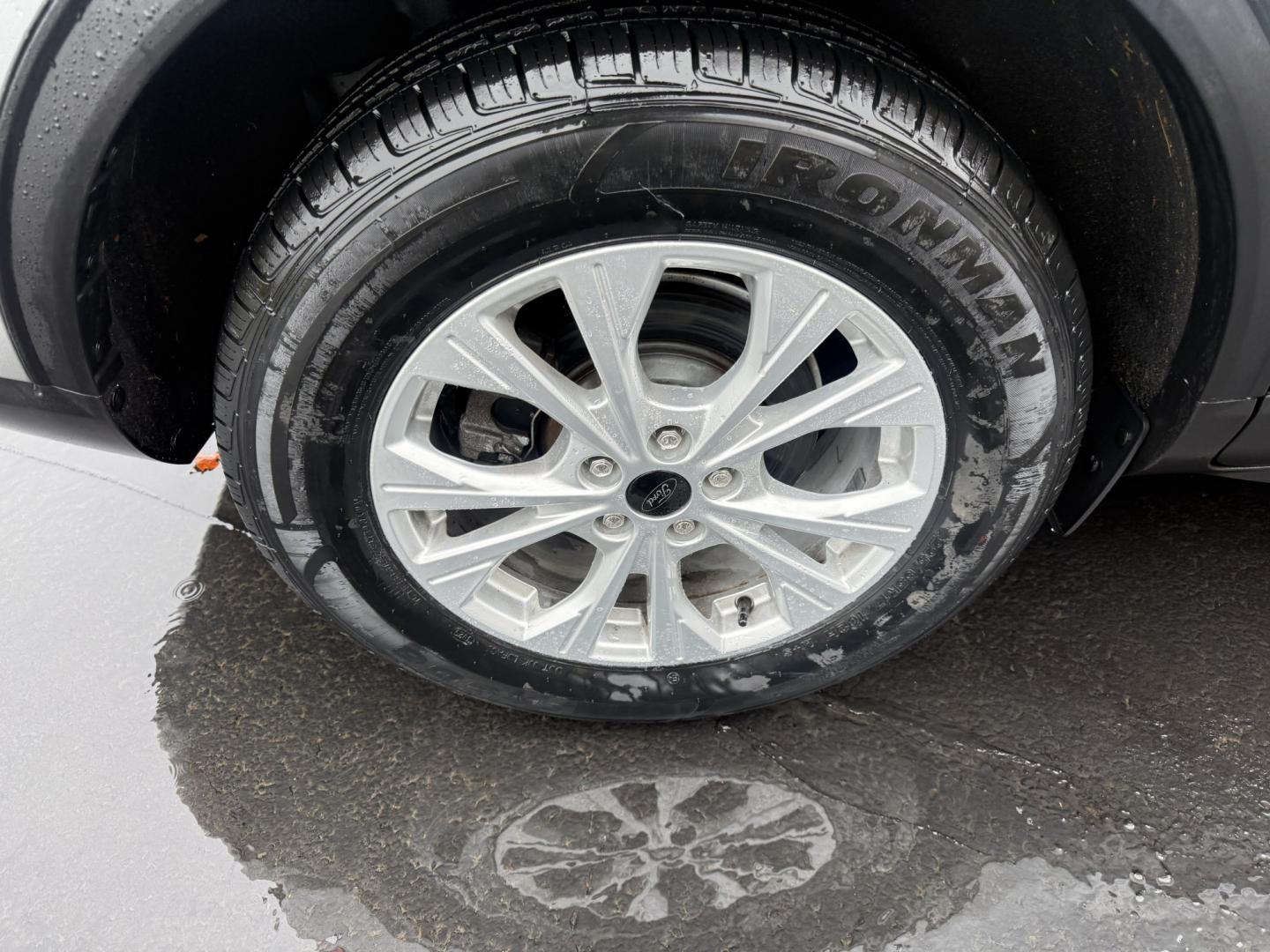 2024 Silver /Gray Ford Escape Active AWD (1FMCU9GN0RU) with an 1.5L I3 DOHC 16V TURBO engine, Automatic transmission, located at 547 E. Main St., Orwell, OH, 44076, (440) 437-5893, 41.535435, -80.847855 - 2024 Ford Escape Active AWD – One-Owner Compact Crossover with Fresh Tires This is a current-generation Escape with the practical details most buyers want. Finished in Iconic Silver Metallic on 17" alloy wheels, with full LED exterior lighting, it has a clean, modern look. One-owner Carfax histor- Photo#30