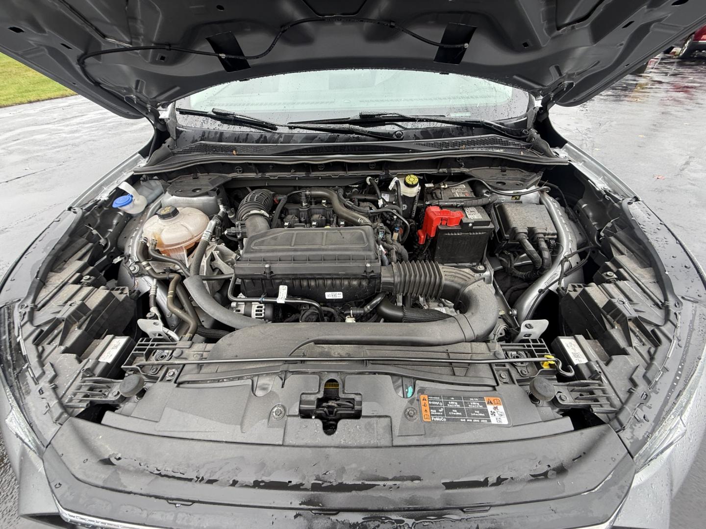 2024 Silver /Gray Ford Escape Active AWD (1FMCU9GN0RU) with an 1.5L I3 DOHC 16V TURBO engine, Automatic transmission, located at 547 E. Main St., Orwell, OH, 44076, (440) 437-5893, 41.535435, -80.847855 - 2024 Ford Escape Active AWD – One-Owner Compact Crossover with Fresh Tires This is a current-generation Escape with the practical details most buyers want. Finished in Iconic Silver Metallic on 17" alloy wheels, with full LED exterior lighting, it has a clean, modern look. One-owner Carfax histor- Photo#6
