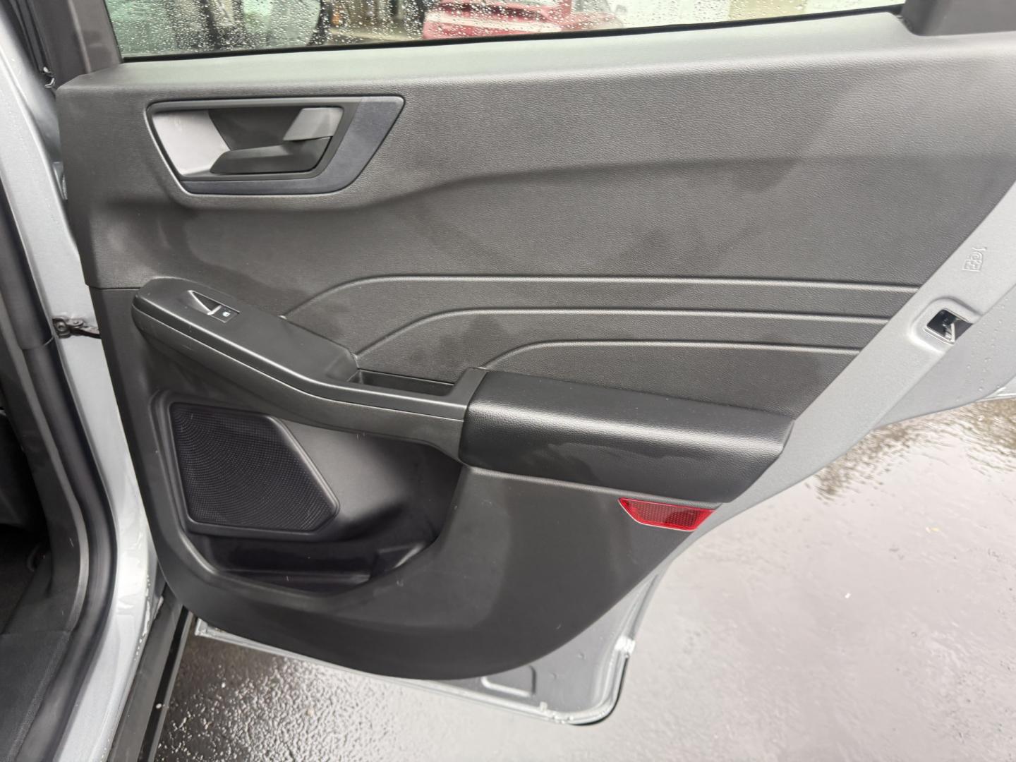 2024 Silver /Gray Ford Escape Active AWD (1FMCU9GN0RU) with an 1.5L I3 DOHC 16V TURBO engine, Automatic transmission, located at 547 E. Main St., Orwell, OH, 44076, (440) 437-5893, 41.535435, -80.847855 - 2024 Ford Escape Active AWD – One-Owner Compact Crossover with Fresh Tires This is a current-generation Escape with the practical details most buyers want. Finished in Iconic Silver Metallic on 17" alloy wheels, with full LED exterior lighting, it has a clean, modern look. One-owner Carfax histor- Photo#46