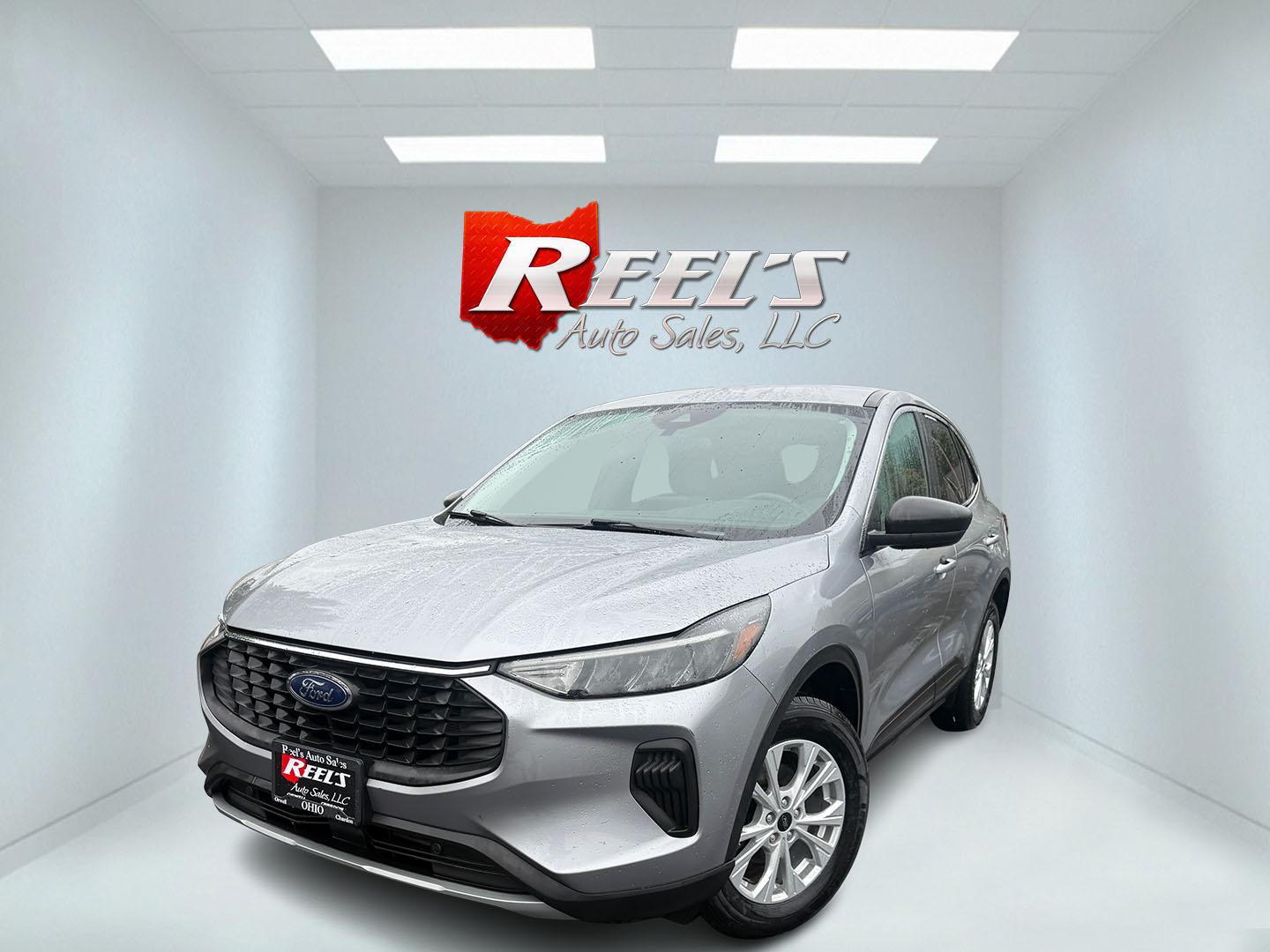 2024 Silver /Gray Ford Escape Active AWD (1FMCU9GN0RU) with an 1.5L I3 DOHC 16V TURBO engine, Automatic transmission, located at 547 E. Main St., Orwell, OH, 44076, (440) 437-5893, 41.535435, -80.847855 - 2024 Ford Escape Active AWD – One-Owner Compact Crossover with Fresh Tires This is a current-generation Escape with the practical details most buyers want. Finished in Iconic Silver Metallic on 17" alloy wheels, with full LED exterior lighting, it has a clean, modern look. One-owner Carfax histor- Photo#0