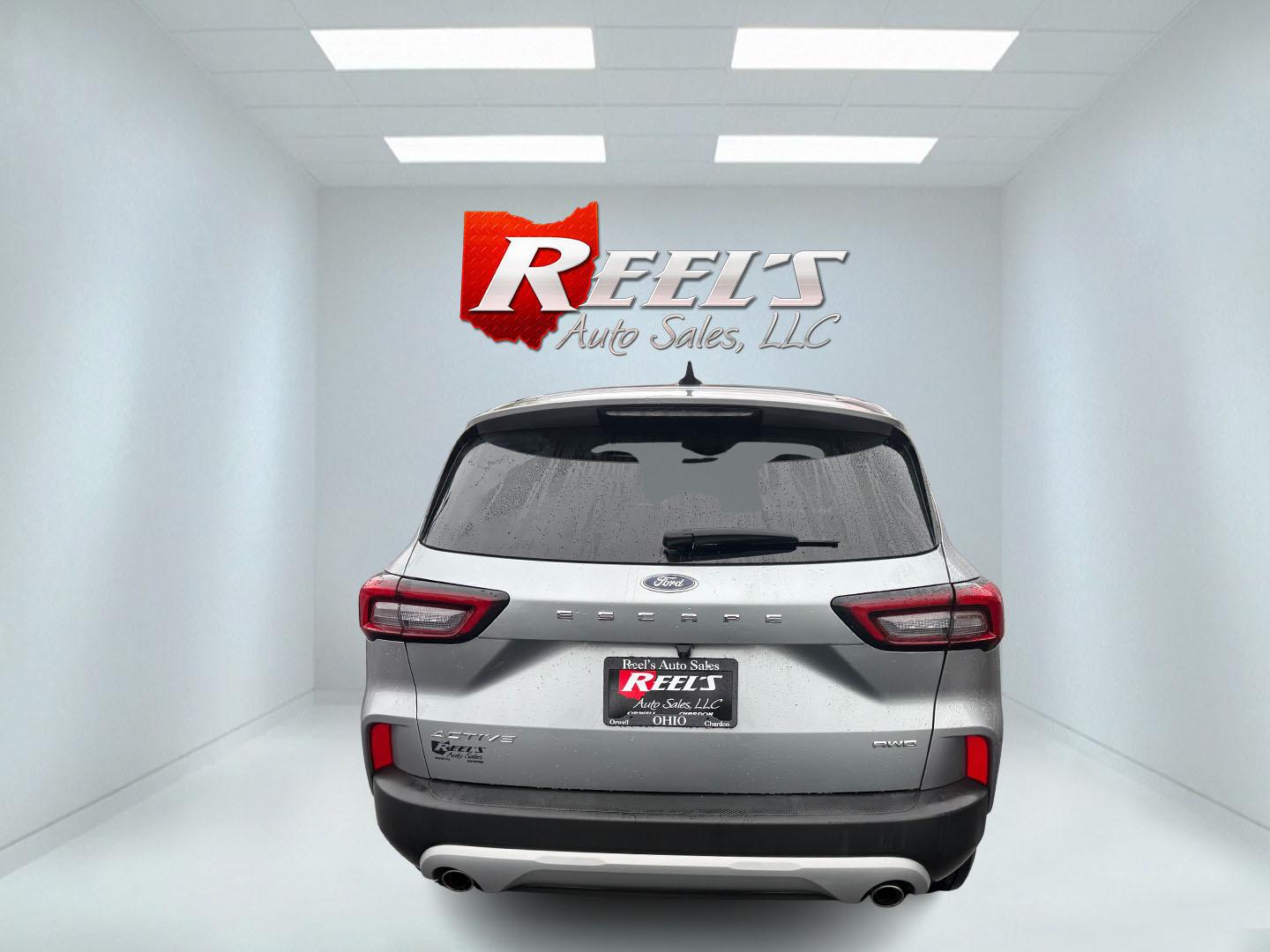 2024 Silver /Gray Ford Escape Active AWD (1FMCU9GN0RU) with an 1.5L I3 DOHC 16V TURBO engine, Automatic transmission, located at 547 E. Main St., Orwell, OH, 44076, (440) 437-5893, 41.535435, -80.847855 - 2024 Ford Escape Active AWD – One-Owner Compact Crossover with Fresh Tires This is a current-generation Escape with the practical details most buyers want. Finished in Iconic Silver Metallic on 17" alloy wheels, with full LED exterior lighting, it has a clean, modern look. One-owner Carfax histor- Photo#32