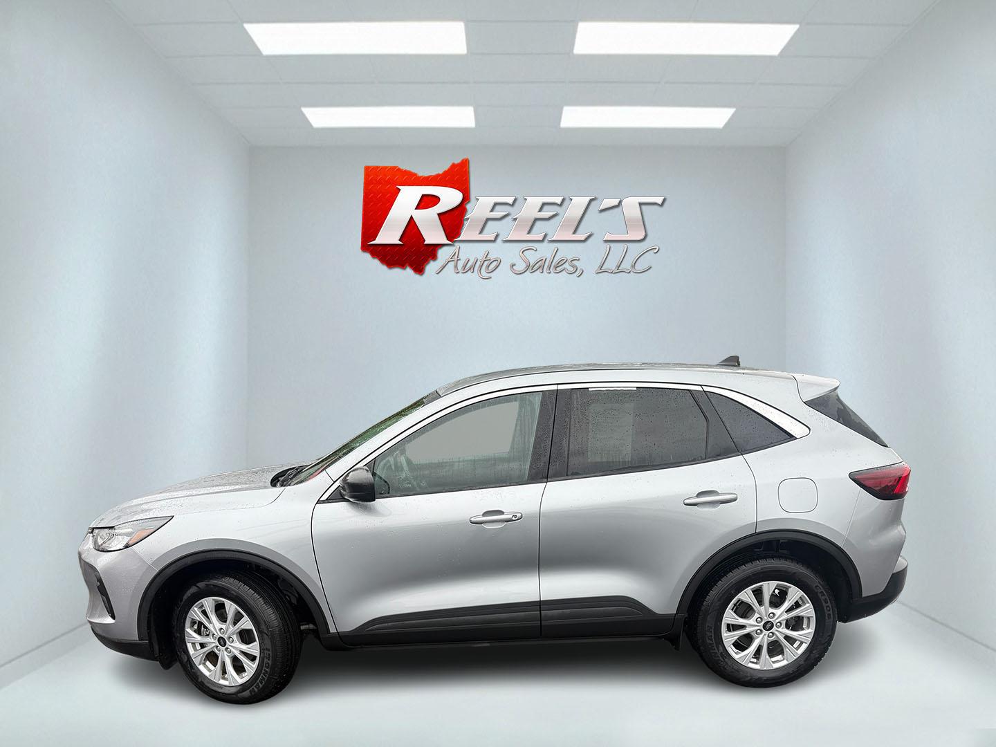 2024 Silver /Gray Ford Escape Active AWD (1FMCU9GN0RU) with an 1.5L I3 DOHC 16V TURBO engine, Automatic transmission, located at 547 E. Main St., Orwell, OH, 44076, (440) 437-5893, 41.535435, -80.847855 - 2024 Ford Escape Active AWD – One-Owner Compact Crossover with Fresh Tires This is a current-generation Escape with the practical details most buyers want. Finished in Iconic Silver Metallic on 17" alloy wheels, with full LED exterior lighting, it has a clean, modern look. One-owner Carfax histor- Photo#36