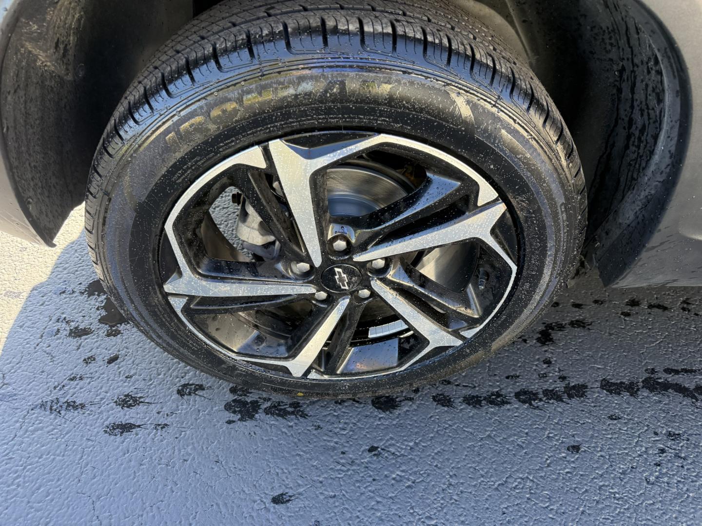 2023 Black /Black Chevrolet Trailblazer RS AWD (KL79MUSLXPB) with an 1.3L I3 DOHC 12V Turbo engine, Automatic transmission, located at 547 E. Main St., Orwell, OH, 44076, (440) 437-5893, 41.535435, -80.847855 - 2023 Chevrolet Trailblazer RS AWD – One-Owner, Fresh Tires and Brakes, Ready to Go This is a current Trailblazer with the practical details already handled. Finished in Mosaic Black Metallic on 18" aluminum wheels, with full LED exterior lighting and the RS appearance package, it has a sharper lo- Photo#31