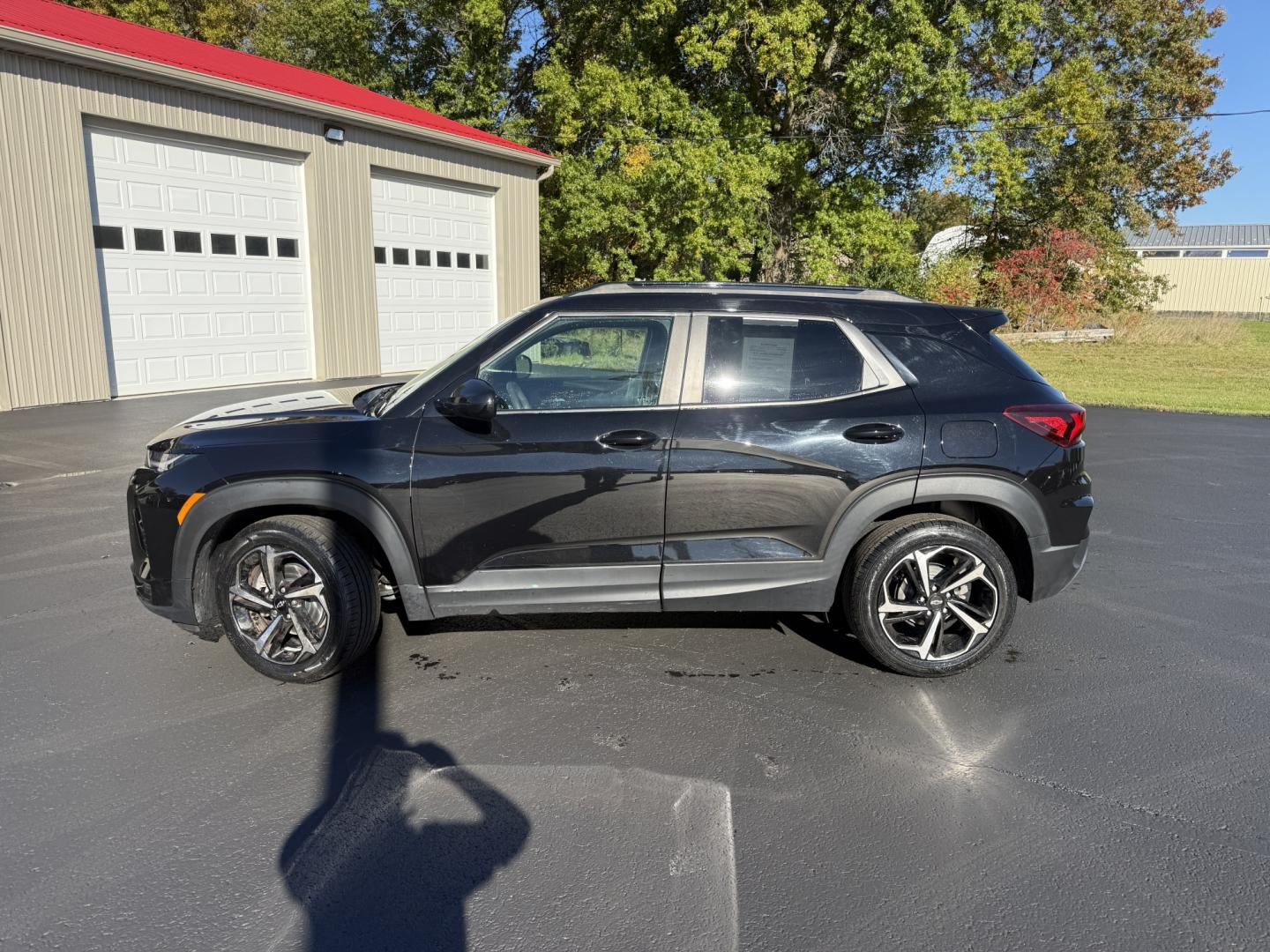2023 Black /Black Chevrolet Trailblazer RS AWD (KL79MUSLXPB) with an 1.3L I3 DOHC 12V Turbo engine, Automatic transmission, located at 547 E. Main St., Orwell, OH, 44076, (440) 437-5893, 41.535435, -80.847855 - 2023 Chevrolet Trailblazer RS AWD – One-Owner, Fresh Tires and Brakes, Ready to Go This is a current Trailblazer with the practical details already handled. Finished in Mosaic Black Metallic on 18" aluminum wheels, with full LED exterior lighting and the RS appearance package, it has a sharper lo- Photo#37