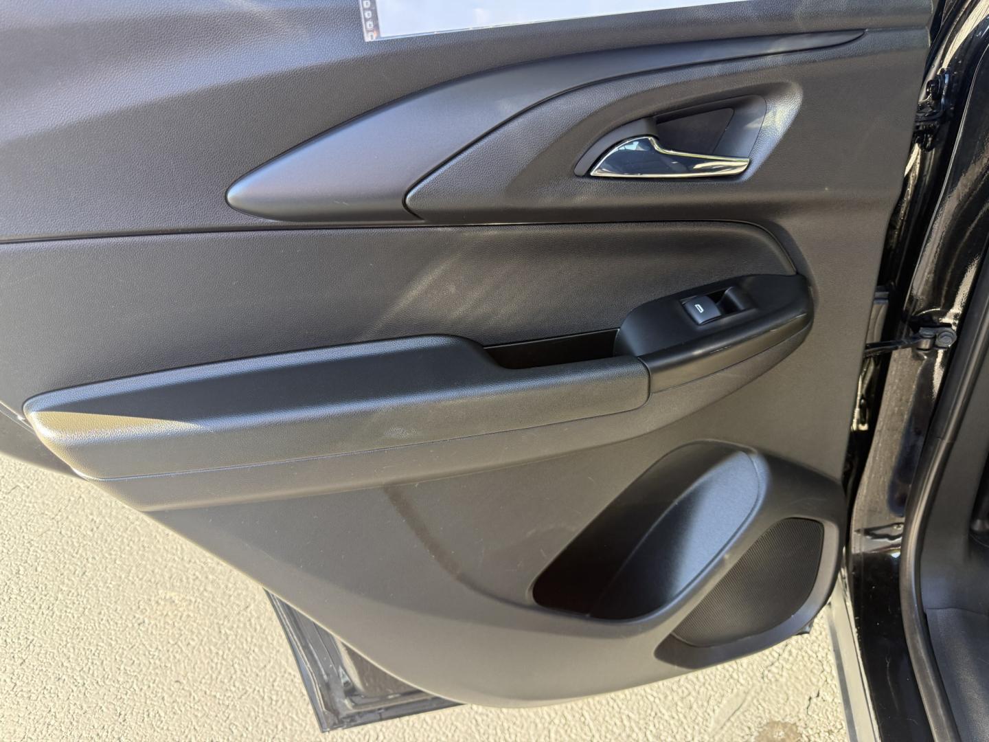 2023 Black /Black Chevrolet Trailblazer RS AWD (KL79MUSLXPB) with an 1.3L I3 DOHC 12V Turbo engine, Automatic transmission, located at 547 E. Main St., Orwell, OH, 44076, (440) 437-5893, 41.535435, -80.847855 - 2023 Chevrolet Trailblazer RS AWD – One-Owner, Fresh Tires and Brakes, Ready to Go This is a current Trailblazer with the practical details already handled. Finished in Mosaic Black Metallic on 18" aluminum wheels, with full LED exterior lighting and the RS appearance package, it has a sharper lo- Photo#41