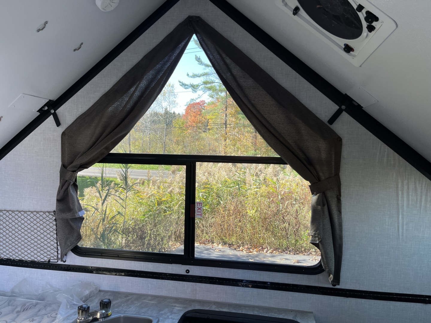 2021 White /Black Forest River Flagstaff Camping Trailer (4X4CFS217MD) , located at 11115 Chardon Rd. , Chardon, OH, 44024, (440) 214-9705, 41.580246, -81.241943- Photo#11