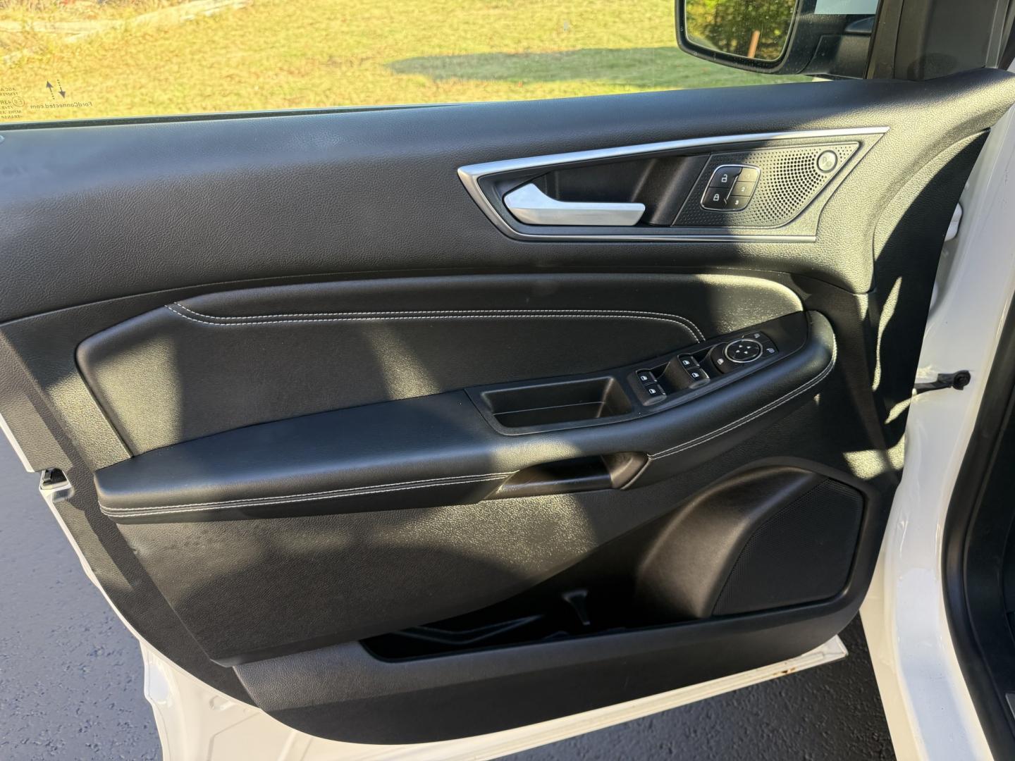 2021 White /Black Ford Edge Titanium AWD (2FMPK4K92MB) with an 2.0L I4 DOHC 16V TURBO engine, Automatic transmission, located at 547 E. Main St., Orwell, OH, 44076, (440) 437-5893, 41.535435, -80.847855- Photo#7