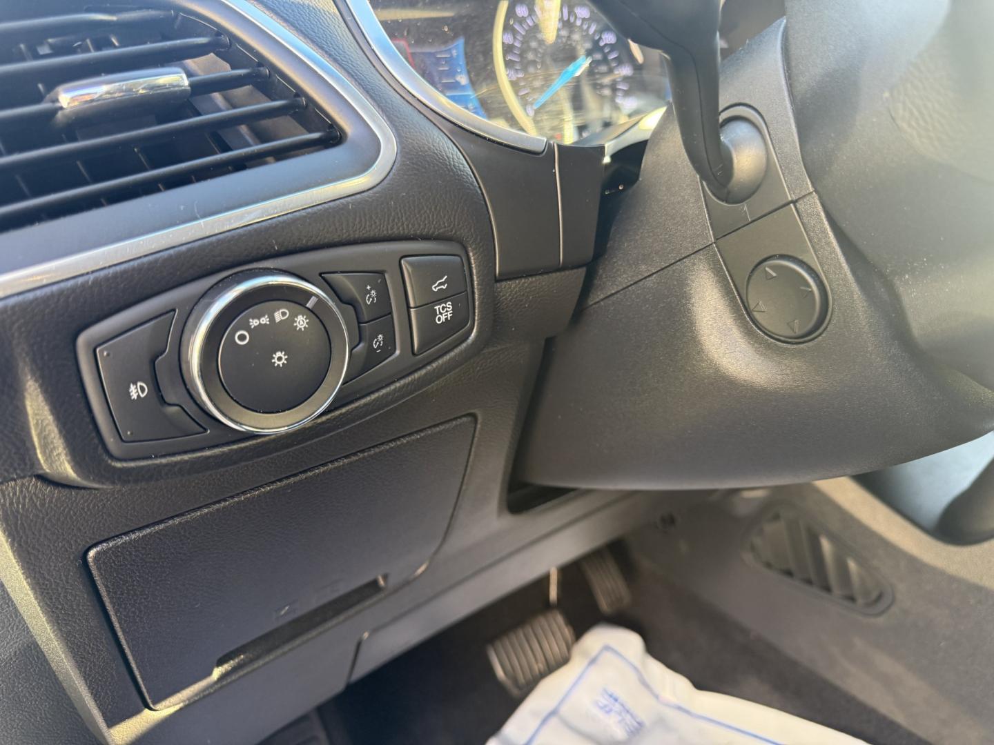 2021 White /Black Ford Edge Titanium AWD (2FMPK4K92MB) with an 2.0L I4 DOHC 16V TURBO engine, Automatic transmission, located at 547 E. Main St., Orwell, OH, 44076, (440) 437-5893, 41.535435, -80.847855- Photo#12