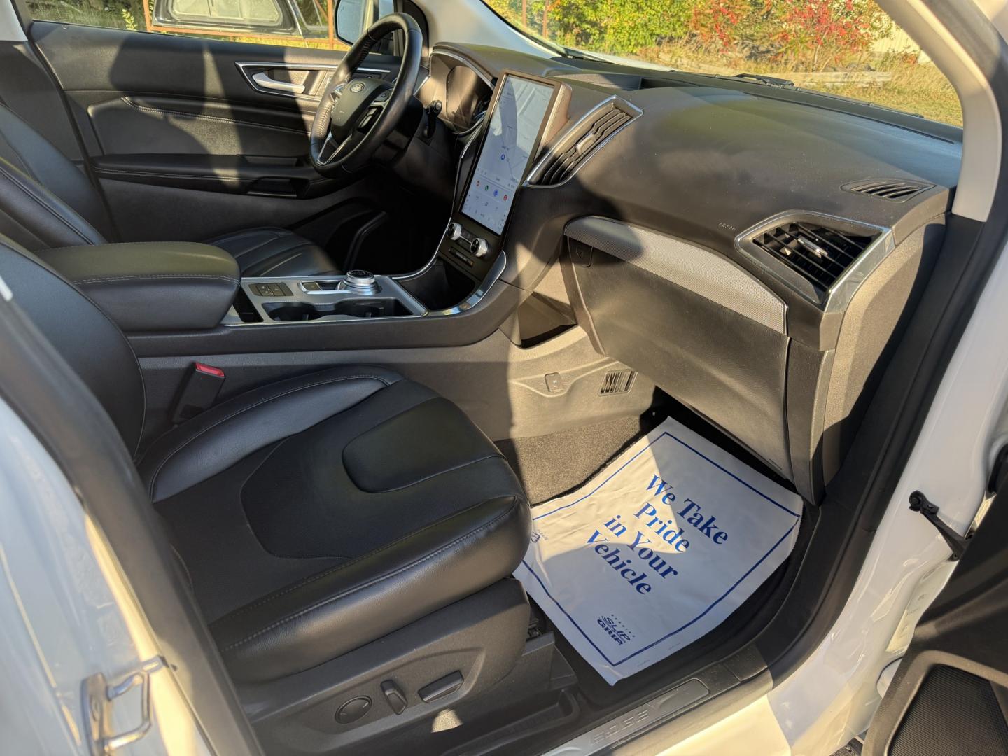 2021 White /Black Ford Edge Titanium AWD (2FMPK4K92MB) with an 2.0L I4 DOHC 16V TURBO engine, Automatic transmission, located at 547 E. Main St., Orwell, OH, 44076, (440) 437-5893, 41.535435, -80.847855- Photo#46