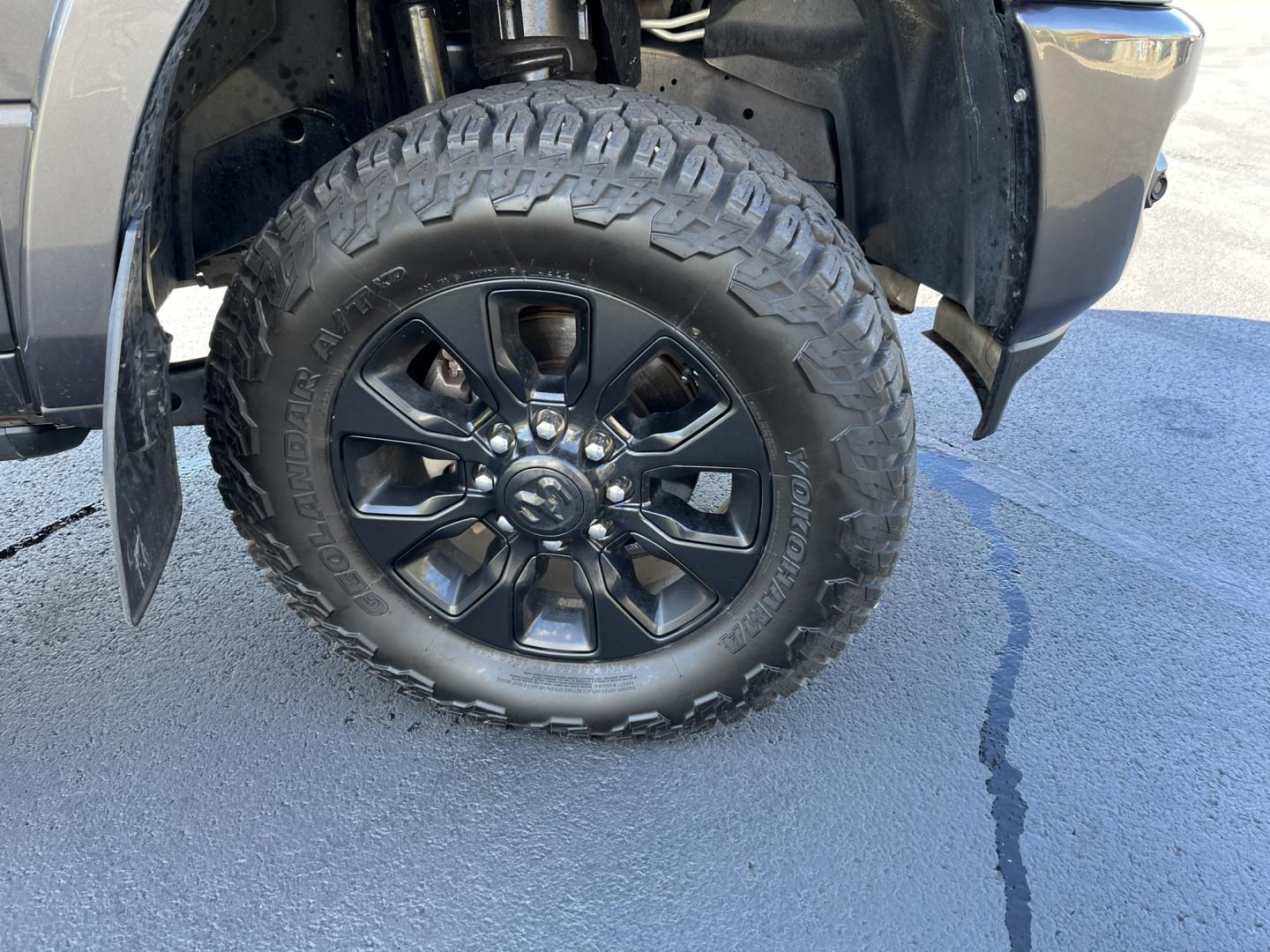 2022 Gray /Black Ram 2500 Limited Crew Cab SWB 4WD (3C6UR5SLXNG) with an 6.7L L6 OHV 24V TURBO DIESEL engine, 6A transmission, located at 11115 Chardon Rd. , Chardon, OH, 44024, (440) 214-9705, 41.580246, -81.241943 - 2022 Ram 2500 Limited Night Crew Cab 4WD – One-Owner Cummins with Serious Towing Capacity This is a high-trim heavy-duty truck that still looks the part. Finished in Granite Crystal Metallic Clear Coat with the Limited Night package and 20" aluminum wheels, full LED exterior lighting, and power r- Photo#4