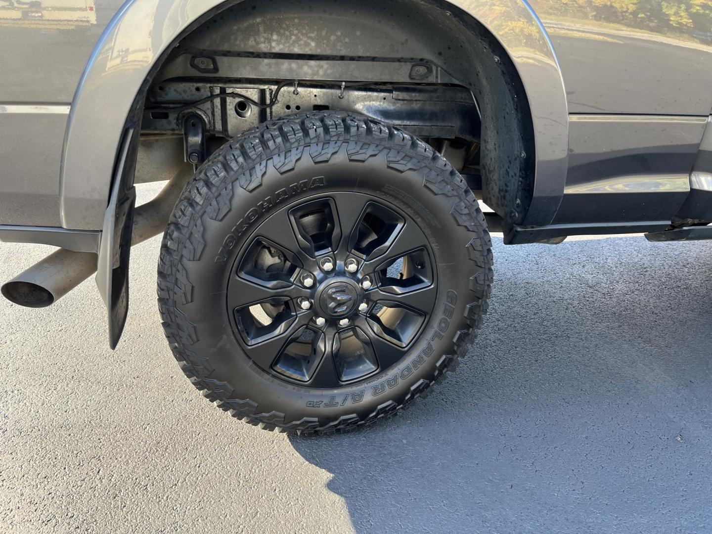 2022 Gray /Black Ram 2500 Limited Crew Cab SWB 4WD (3C6UR5SLXNG) with an 6.7L L6 OHV 24V TURBO DIESEL engine, 6A transmission, located at 11115 Chardon Rd. , Chardon, OH, 44024, (440) 214-9705, 41.580246, -81.241943 - 2022 Ram 2500 Limited Night Crew Cab 4WD – One-Owner Cummins with Serious Towing Capacity This is a high-trim heavy-duty truck that still looks the part. Finished in Granite Crystal Metallic Clear Coat with the Limited Night package and 20" aluminum wheels, full LED exterior lighting, and power r- Photo#7