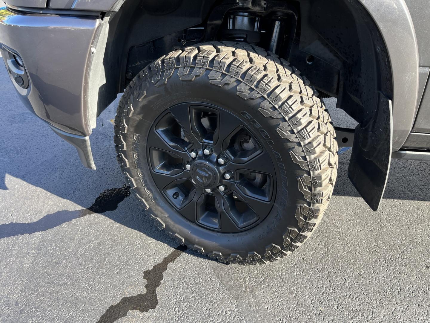 2022 Gray /Black Ram 2500 Limited Crew Cab SWB 4WD (3C6UR5SLXNG) with an 6.7L L6 OHV 24V TURBO DIESEL engine, 6A transmission, located at 11115 Chardon Rd. , Chardon, OH, 44024, (440) 214-9705, 41.580246, -81.241943 - 2022 Ram 2500 Limited Night Crew Cab 4WD – One-Owner Cummins with Serious Towing Capacity This is a high-trim heavy-duty truck that still looks the part. Finished in Granite Crystal Metallic Clear Coat with the Limited Night package and 20" aluminum wheels, full LED exterior lighting, and power r- Photo#12