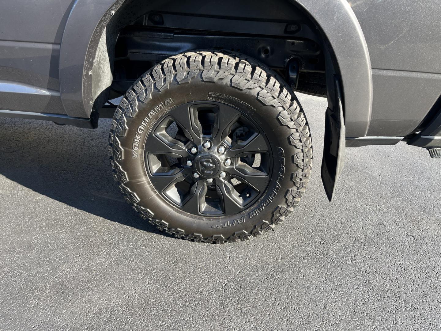 2022 Gray /Black Ram 2500 Limited Crew Cab SWB 4WD (3C6UR5SLXNG) with an 6.7L L6 OHV 24V TURBO DIESEL engine, 6A transmission, located at 11115 Chardon Rd. , Chardon, OH, 44024, (440) 214-9705, 41.580246, -81.241943 - 2022 Ram 2500 Limited Night Crew Cab 4WD – One-Owner Cummins with Serious Towing Capacity This is a high-trim heavy-duty truck that still looks the part. Finished in Granite Crystal Metallic Clear Coat with the Limited Night package and 20" aluminum wheels, full LED exterior lighting, and power r- Photo#10
