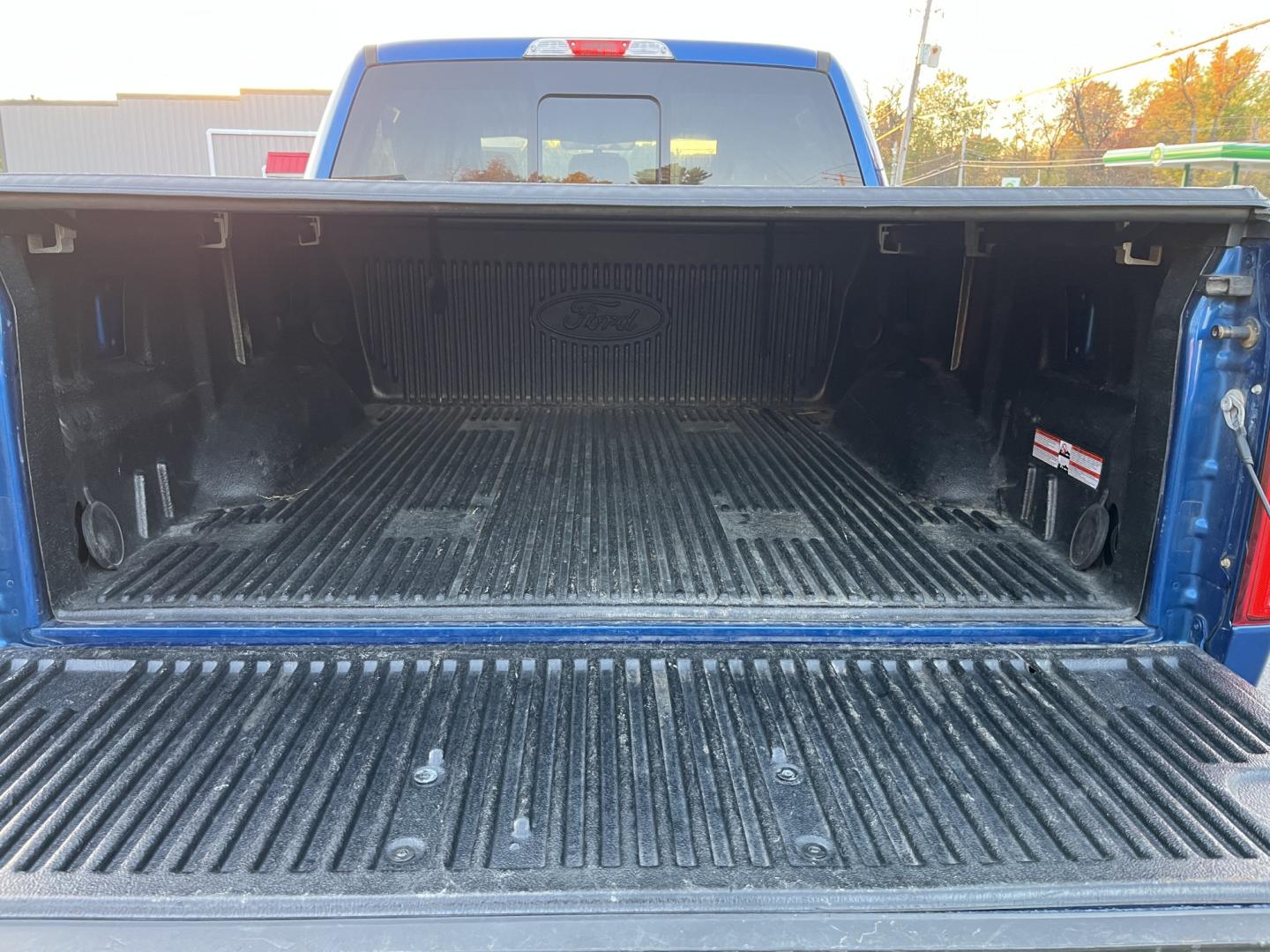 2017 Blue /Gray Ford F-150 XL SuperCrew 5.5-ft. Bed 4WD (1FTEW1EP4HF) with an 2.7L V6 DOHC 24V TWIN TURBO engine, Automatic transmission, located at 11115 Chardon Rd. , Chardon, OH, 44024, (440) 214-9705, 41.580246, -81.241943- Photo#14