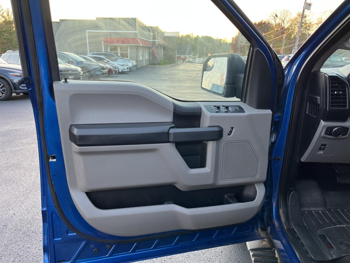 2017 Blue /Gray Ford F-150 XL SuperCrew 5.5-ft. Bed 4WD (1FTEW1EP4HF) with an 2.7L V6 DOHC 24V TWIN TURBO engine, Automatic transmission, located at 11115 Chardon Rd. , Chardon, OH, 44024, (440) 214-9705, 41.580246, -81.241943- Photo#15