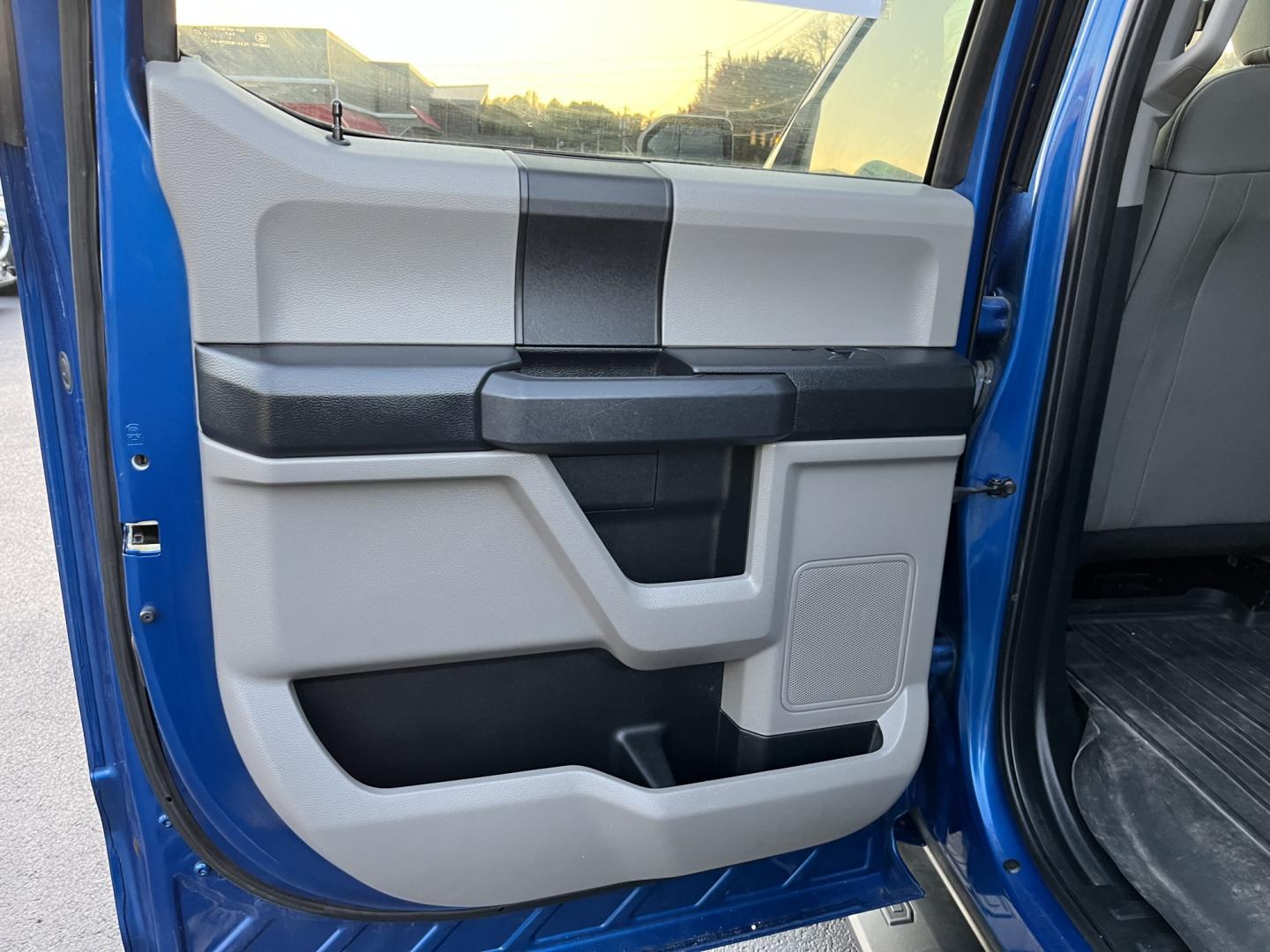 2017 Blue /Gray Ford F-150 XL SuperCrew 5.5-ft. Bed 4WD (1FTEW1EP4HF) with an 2.7L V6 DOHC 24V TWIN TURBO engine, Automatic transmission, located at 11115 Chardon Rd. , Chardon, OH, 44024, (440) 214-9705, 41.580246, -81.241943- Photo#28