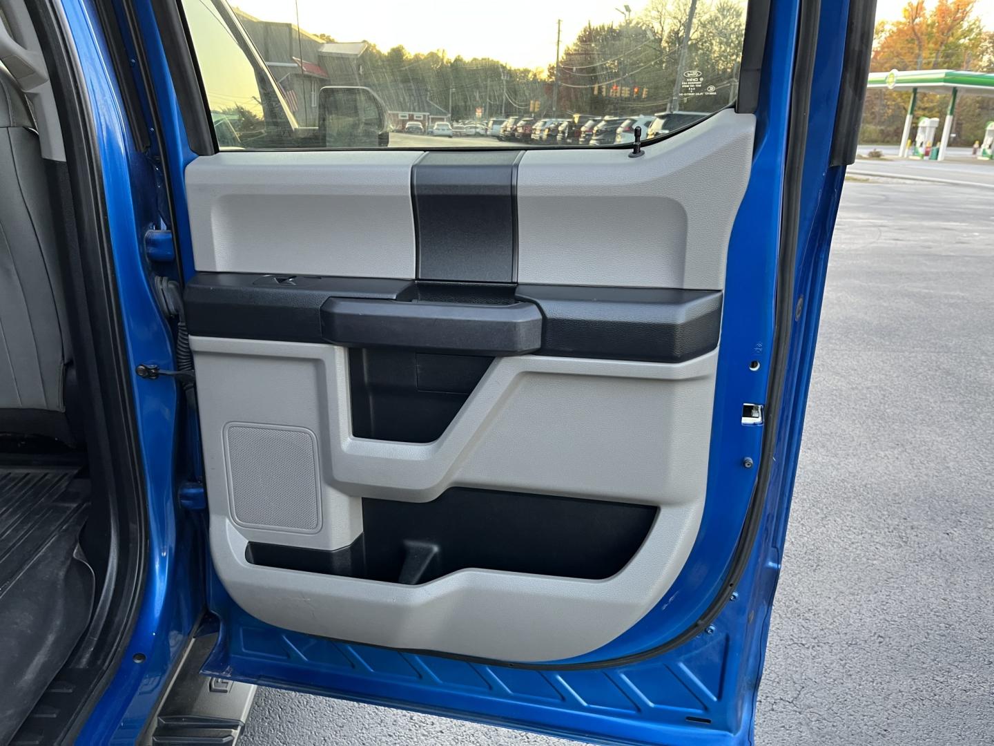 2017 Blue /Gray Ford F-150 XL SuperCrew 5.5-ft. Bed 4WD (1FTEW1EP4HF) with an 2.7L V6 DOHC 24V TWIN TURBO engine, Automatic transmission, located at 11115 Chardon Rd. , Chardon, OH, 44024, (440) 214-9705, 41.580246, -81.241943- Photo#31