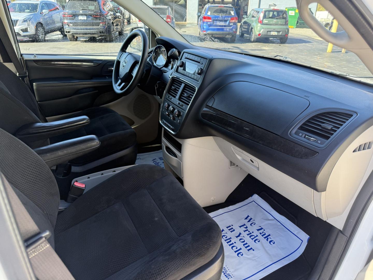 2016 White /Black Dodge Grand Caravan SE (2C4RDGBG7GR) with an 3.6L V6 DOHC 24V engine, Automatic transmission, located at 547 E. Main St., Orwell, OH, 44076, (440) 437-5893, 41.535435, -80.847855 - 2016 Dodge Grand Caravan SE – One-Owner with Stow N Go Seating This 2016 Dodge Grand Caravan SE is finished in Bright White Clear Coat with daytime running lights. One-owner Carfax history keeps the story simple .The 3.6L Pentastar V6 and 6-speed automatic deliver reliable everyday power with a s- Photo#31