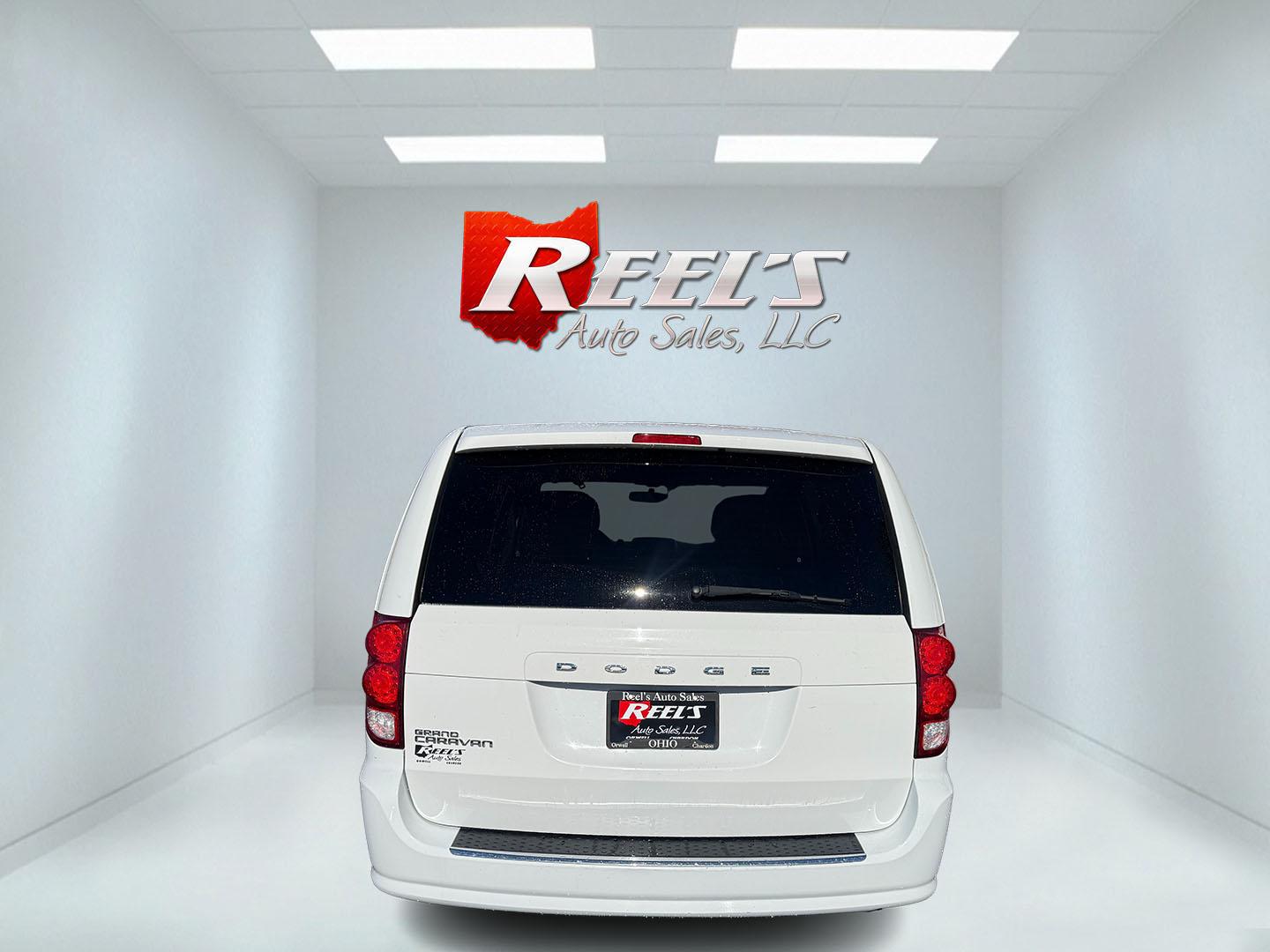 2016 White /Black Dodge Grand Caravan SE (2C4RDGBG7GR) with an 3.6L V6 DOHC 24V engine, Automatic transmission, located at 547 E. Main St., Orwell, OH, 44076, (440) 437-5893, 41.535435, -80.847855 - 2016 Dodge Grand Caravan SE – One-Owner with Stow N Go Seating This 2016 Dodge Grand Caravan SE is finished in Bright White Clear Coat with daytime running lights. One-owner Carfax history keeps the story simple .The 3.6L Pentastar V6 and 6-speed automatic deliver reliable everyday power with a s- Photo#23
