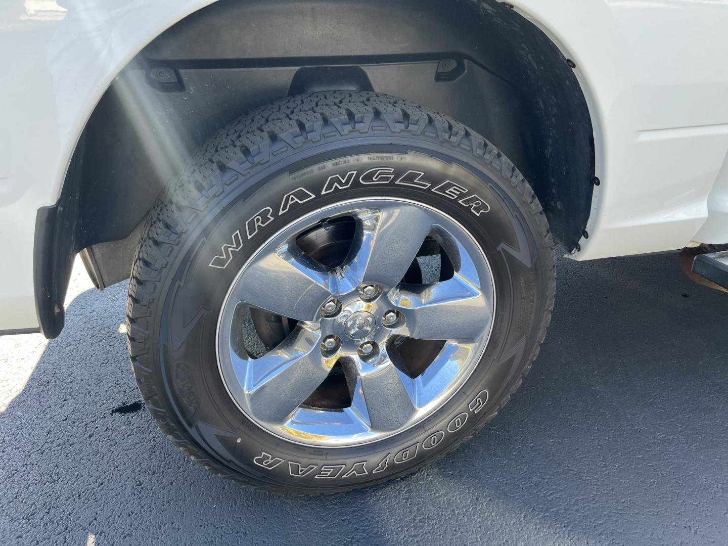 2017 White /Gray Ram 1500 Big Horn Crew Cab SWB 4WD (1C6RR7LG1HS) with an 3.6L V6 DOHC 24V FFV engine, Automatic transmission, located at 11115 Chardon Rd. , Chardon, OH, 44024, (440) 214-9705, 41.580246, -81.241943 - 2017 Ram 1500 Big Horn Crew Cab 4WD – Practical V6 with Heated Seats and Chrome Wheels This 2017 Ram 1500 Big Horn Crew Cab 4WD is finished in Bright White on 20" chrome wheels, with daytime running lights and dusk-sensing headlights. It has a clean, straightforward look. The 3.6L Pentastar V6 an- Photo#7