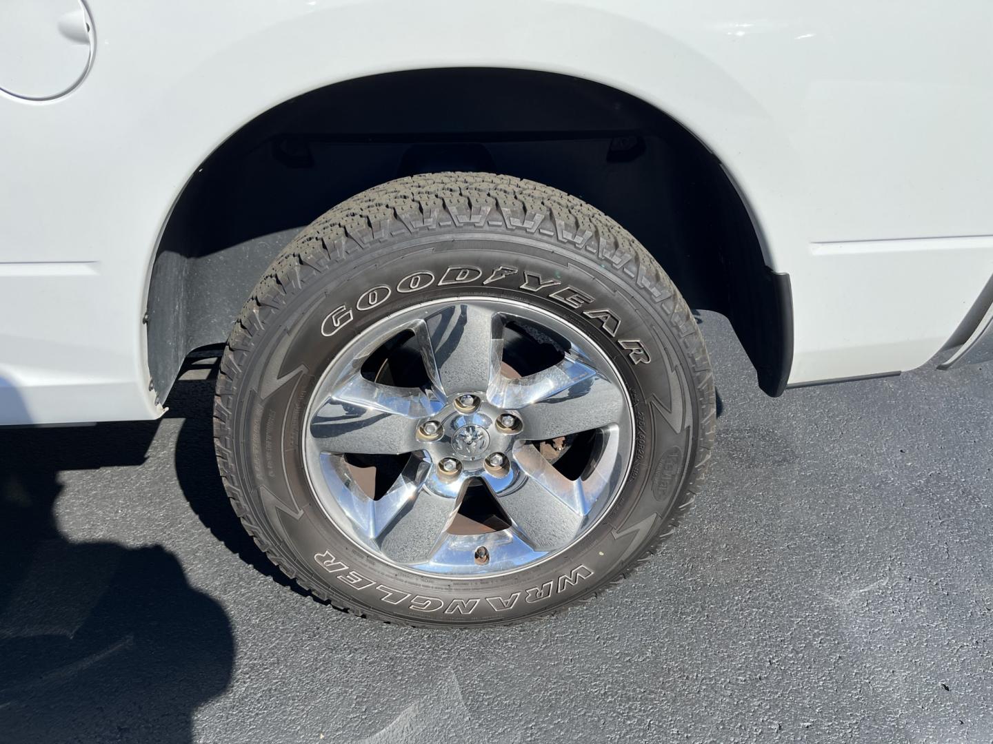 2017 White /Gray Ram 1500 Big Horn Crew Cab SWB 4WD (1C6RR7LG1HS) with an 3.6L V6 DOHC 24V FFV engine, Automatic transmission, located at 11115 Chardon Rd. , Chardon, OH, 44024, (440) 214-9705, 41.580246, -81.241943 - 2017 Ram 1500 Big Horn Crew Cab 4WD – Practical V6 with Heated Seats and Chrome Wheels This 2017 Ram 1500 Big Horn Crew Cab 4WD is finished in Bright White on 20" chrome wheels, with daytime running lights and dusk-sensing headlights. It has a clean, straightforward look. The 3.6L Pentastar V6 an- Photo#10