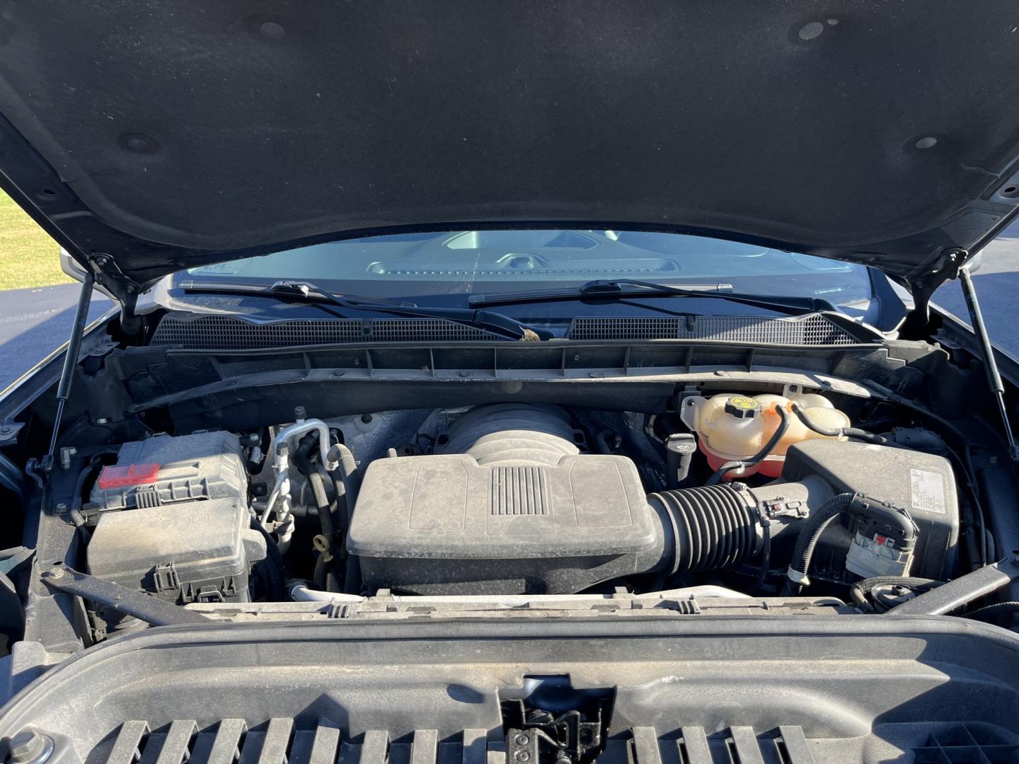 2020 Blue /Black GMC Sierra 1500 SLE Crew Cab Short Box 4WD (3GTU9BED1LG) with an 5.3L V8 OHV 16V engine, Automatic transmission, located at 547 E. Main St., Orwell, OH, 44076, (440) 437-5893, 41.535435, -80.847855- Photo#13