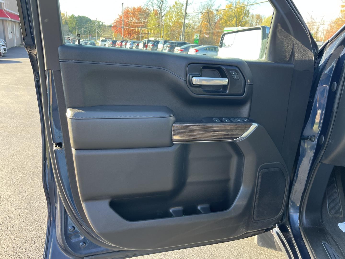 2020 Blue /Black GMC Sierra 1500 SLE Crew Cab Short Box 4WD (3GTU9BED1LG) with an 5.3L V8 OHV 16V engine, Automatic transmission, located at 547 E. Main St., Orwell, OH, 44076, (440) 437-5893, 41.535435, -80.847855- Photo#15