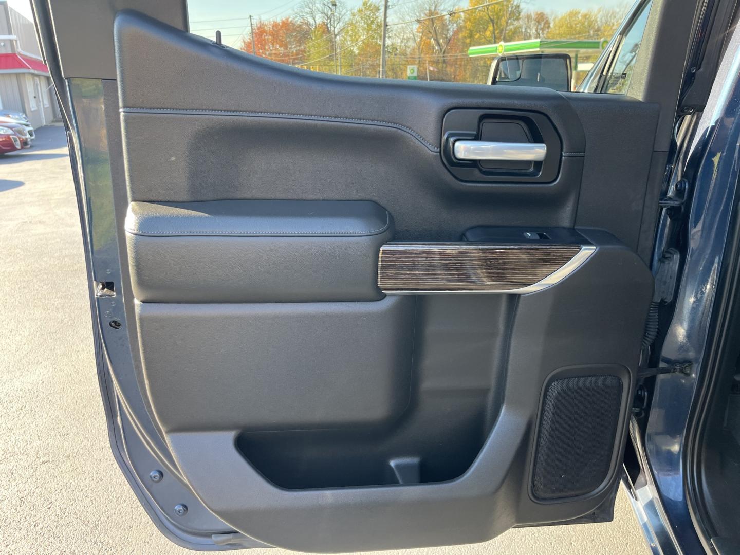 2020 Blue /Black GMC Sierra 1500 SLE Crew Cab Short Box 4WD (3GTU9BED1LG) with an 5.3L V8 OHV 16V engine, Automatic transmission, located at 547 E. Main St., Orwell, OH, 44076, (440) 437-5893, 41.535435, -80.847855- Photo#28