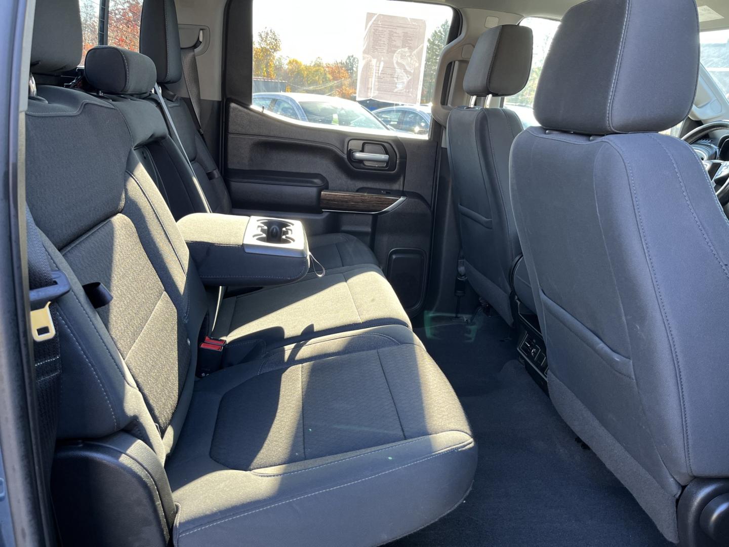 2020 Blue /Black GMC Sierra 1500 SLE Crew Cab Short Box 4WD (3GTU9BED1LG) with an 5.3L V8 OHV 16V engine, Automatic transmission, located at 547 E. Main St., Orwell, OH, 44076, (440) 437-5893, 41.535435, -80.847855- Photo#31
