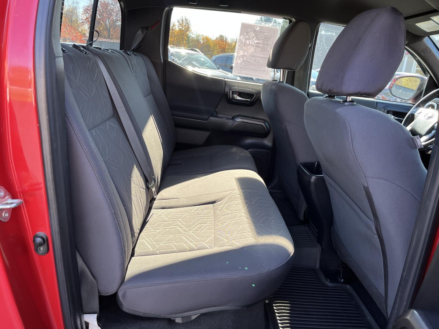 2018 Toyota Tacoma SR5 Double Cab Super Long Bed V6 6AT 4WD (5TFDZ5BN5JX) with an 3.6L V6 DOHC 24V engine, 6A transmission, located at 547 E. Main St., Orwell, OH, 44076, (440) 437-5893, 41.535435, -80.847855- Photo#33
